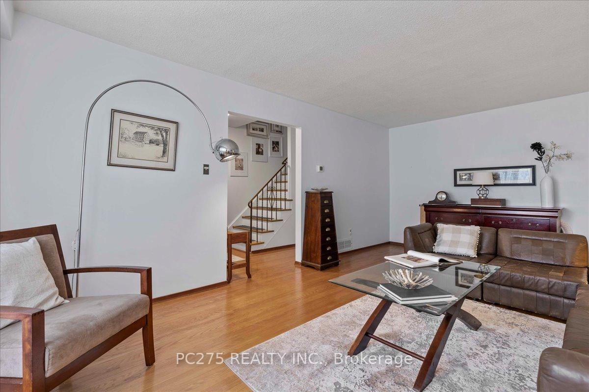 Photo 10 of 184 Forestwood Drive, Kitchener — HOMEH