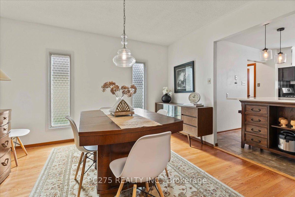 Photo 12 of 184 Forestwood Drive, Kitchener — HOMEH
