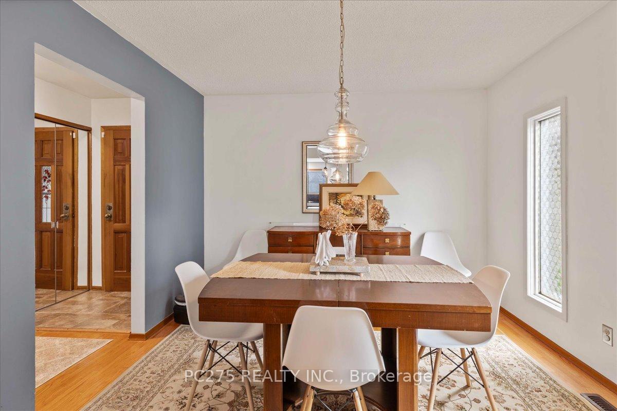 Photo 15 of 184 Forestwood Drive, Kitchener — HOMEH