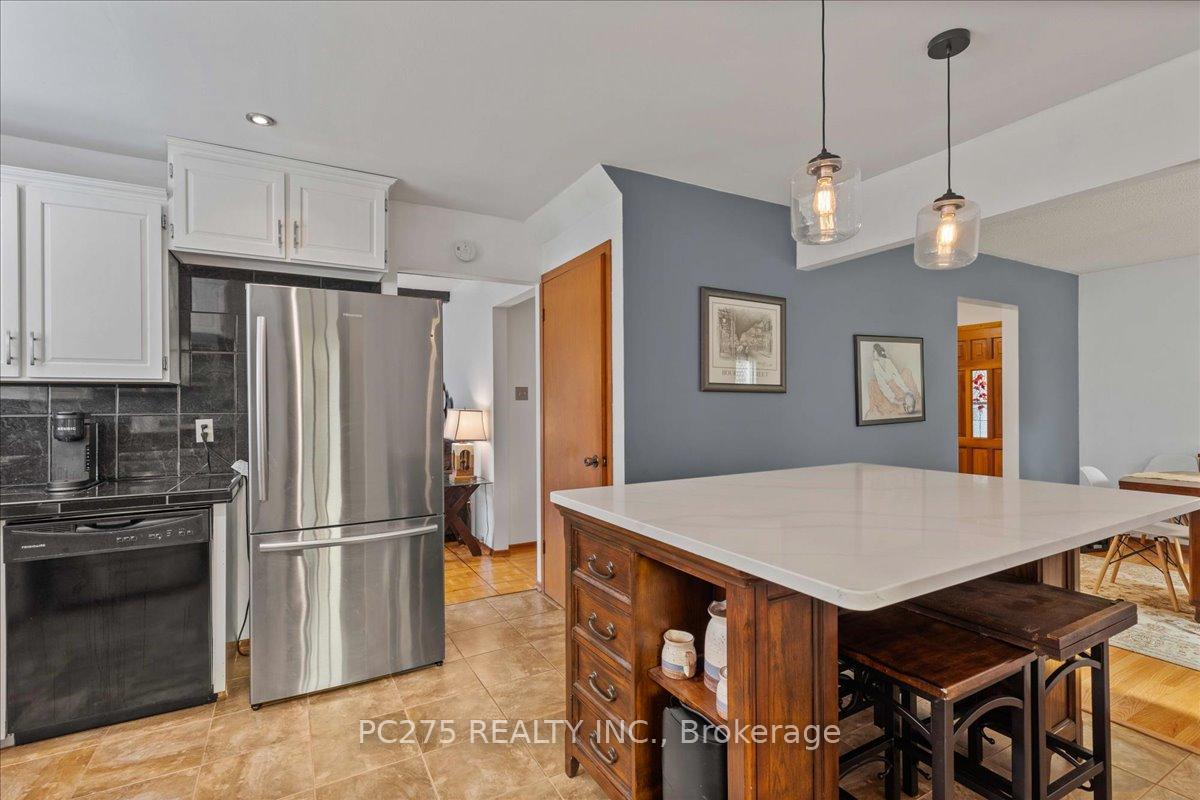 Photo 19 of 184 Forestwood Drive, Kitchener — HOMEH