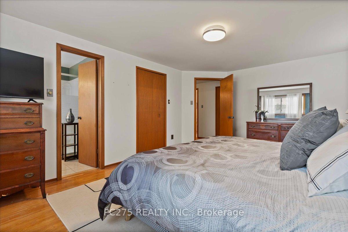 Photo 33 of 184 Forestwood Drive, Kitchener — HOMEH
