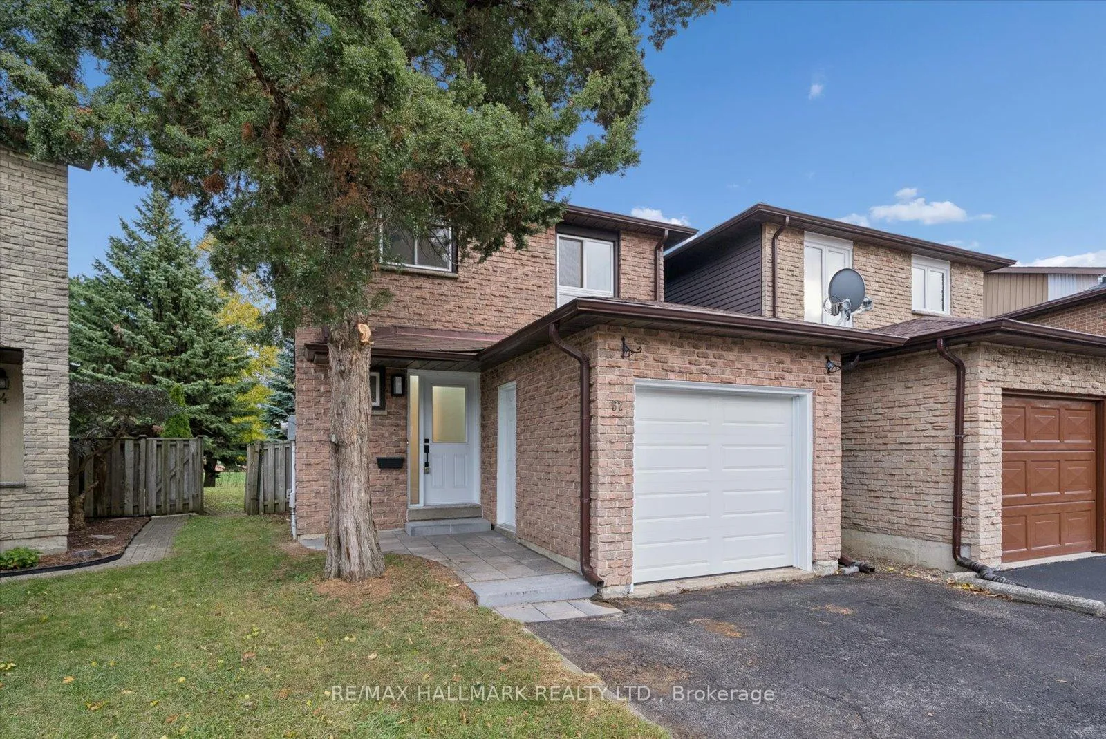 Photo 4 of 62 Pepperell Crescent, Markham, Milliken Mills West — HOMEH