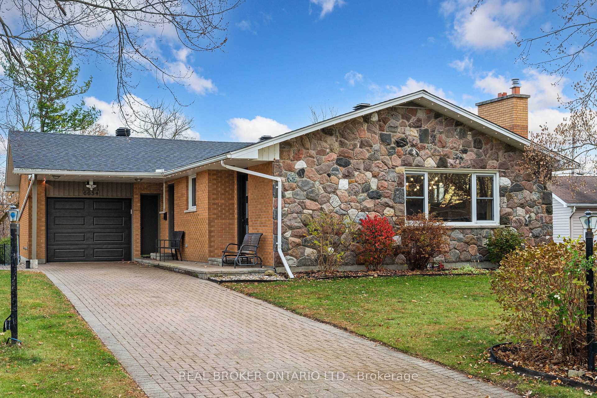 Front of 6654 Carolin Court