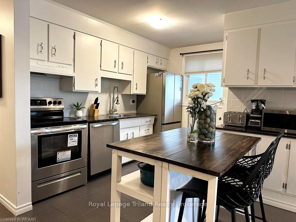 Photo 3 of 173 Fergus Avenue, Kitchener — HOMEH