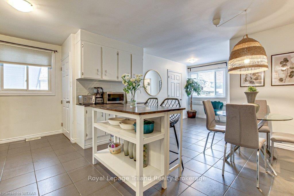 Photo 15 of 173 Fergus Avenue, Kitchener — HOMEH