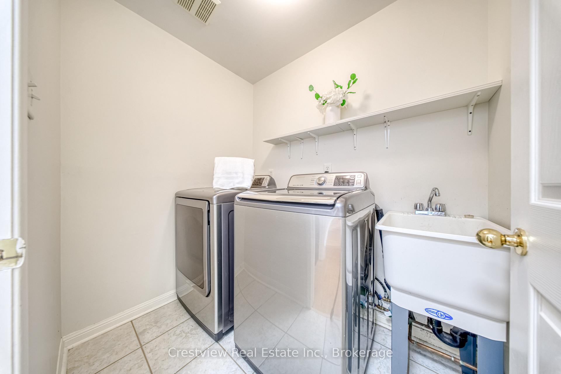 Photo 23 of 733 Bur Oak Avenue, Markham, Wismer — HOMEH