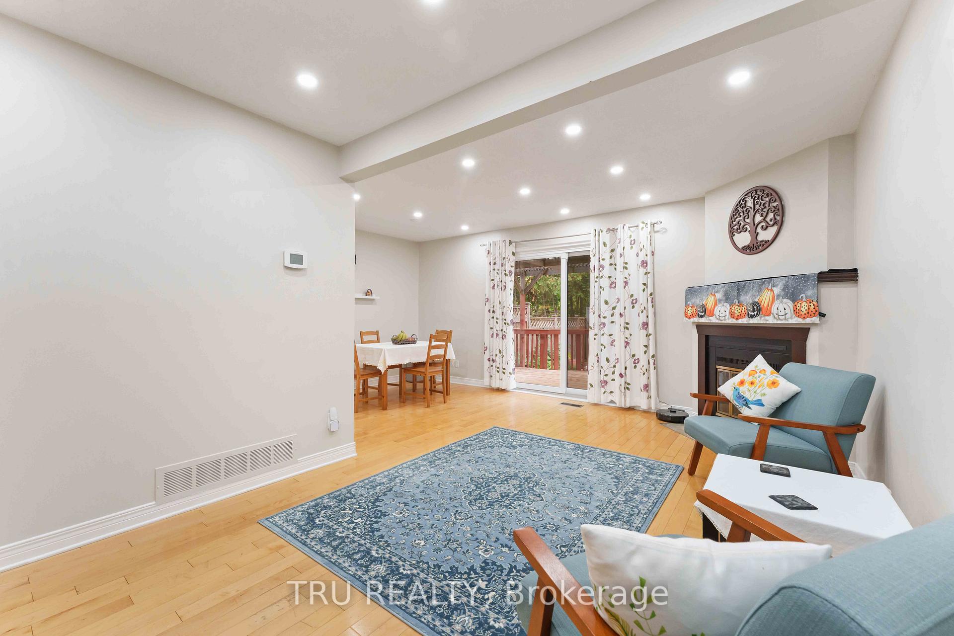 Photo 2 of 30 Shearer Crescent, Ottawa, Kanata - Katimavik — HOMEH