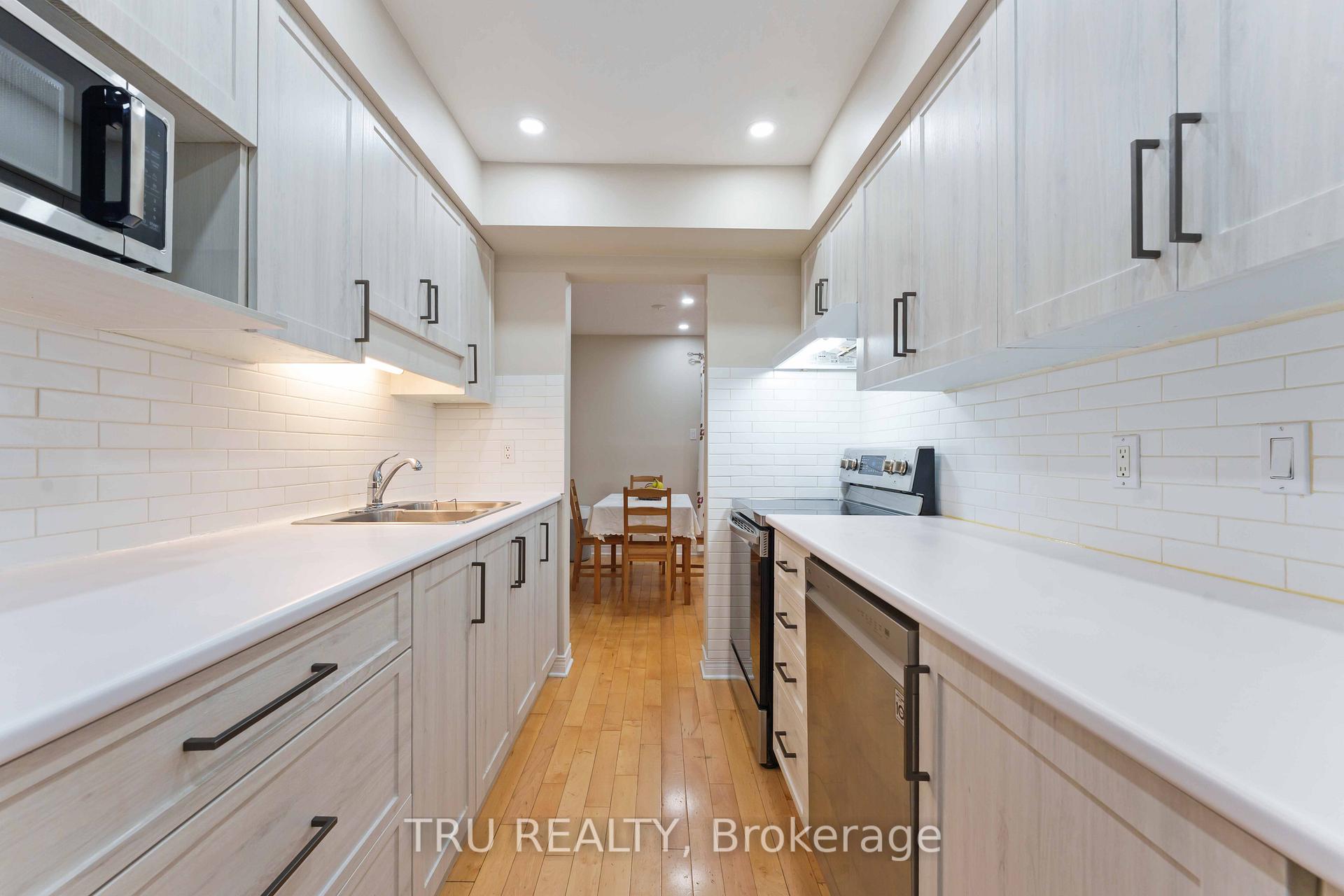 Photo 7 of 30 Shearer Crescent, Ottawa, Kanata - Katimavik — HOMEH