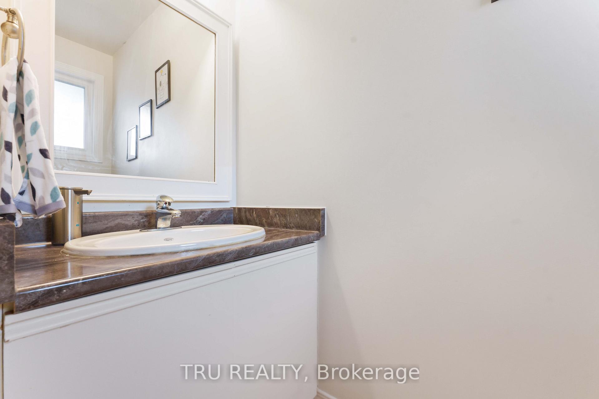 Photo 9 of 30 Shearer Crescent, Ottawa, Kanata - Katimavik — HOMEH