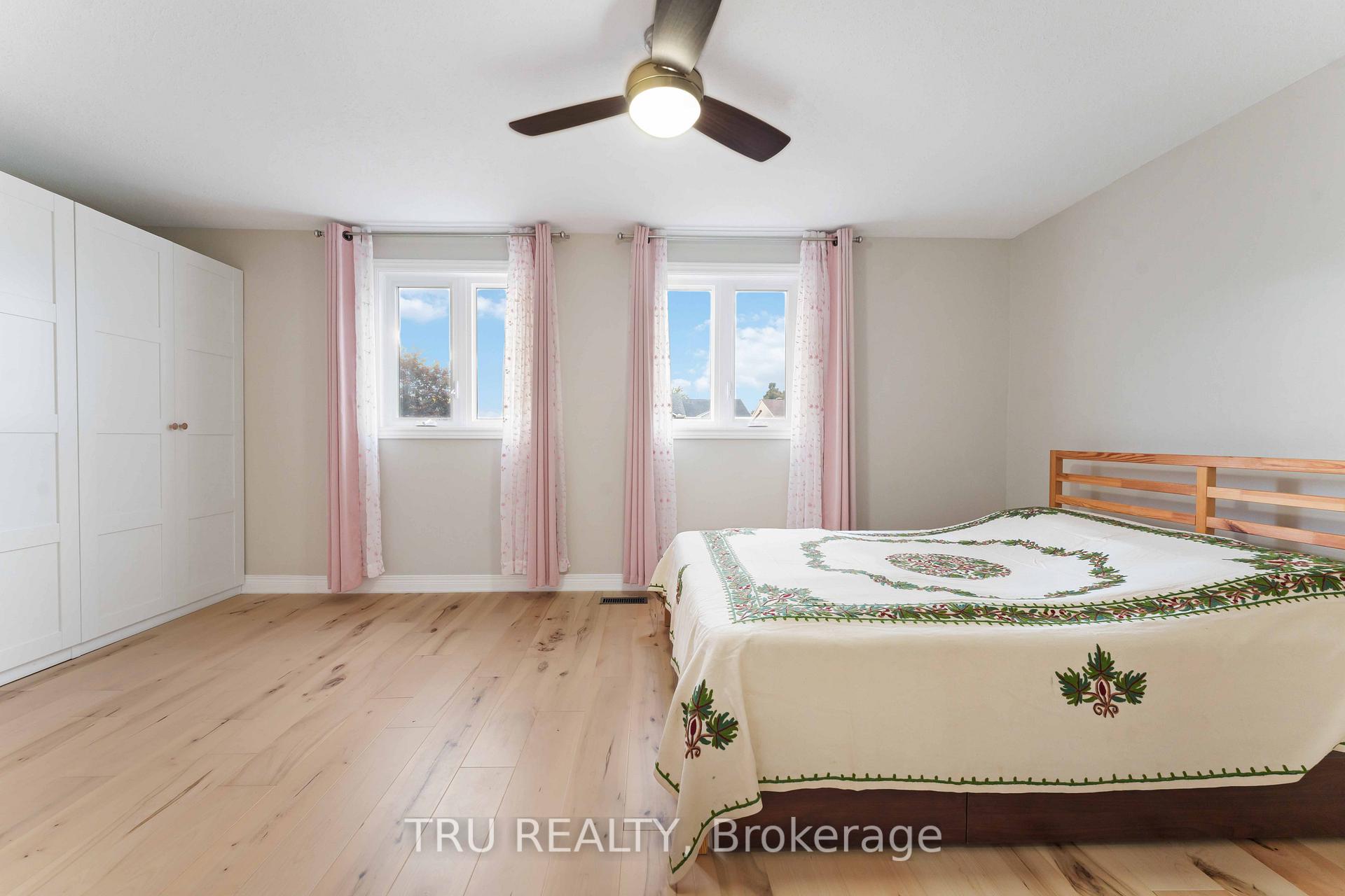 Photo 12 of 30 Shearer Crescent, Ottawa, Kanata - Katimavik — HOMEH