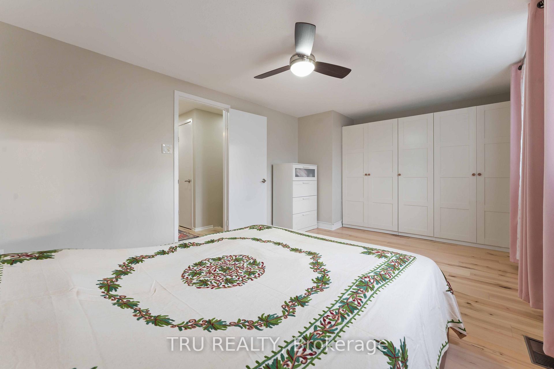 Photo 14 of 30 Shearer Crescent, Ottawa, Kanata - Katimavik — HOMEH