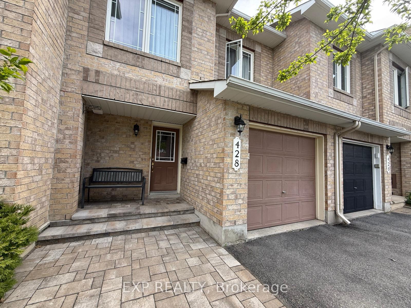 Photo 3 of 428 Breckenridge Crescent, Ottawa, Kanata - Morgan's Grant/South March — HOMEH