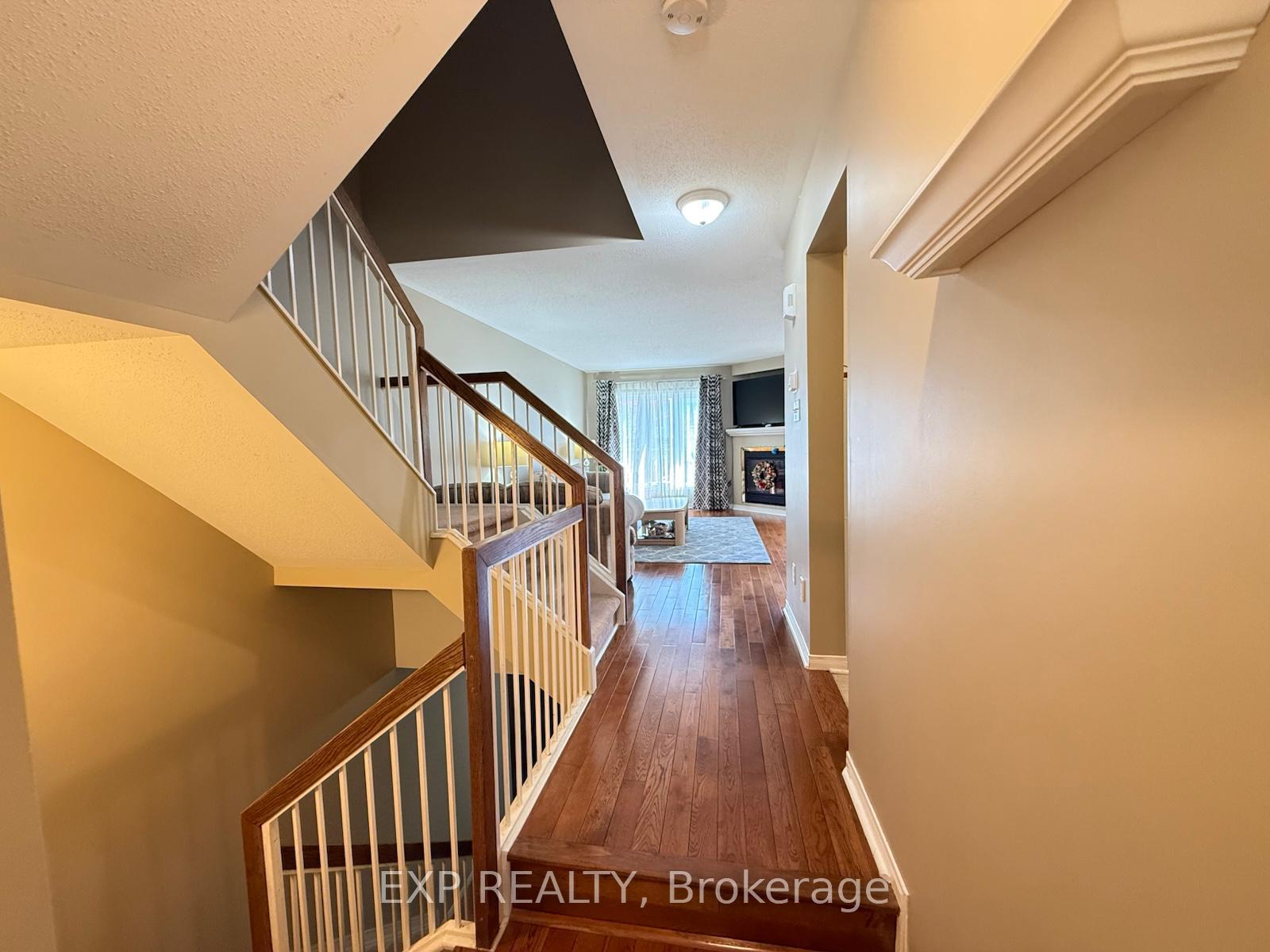 Photo 4 of 428 Breckenridge Crescent, Ottawa, Kanata - Morgan's Grant/South March — HOMEH