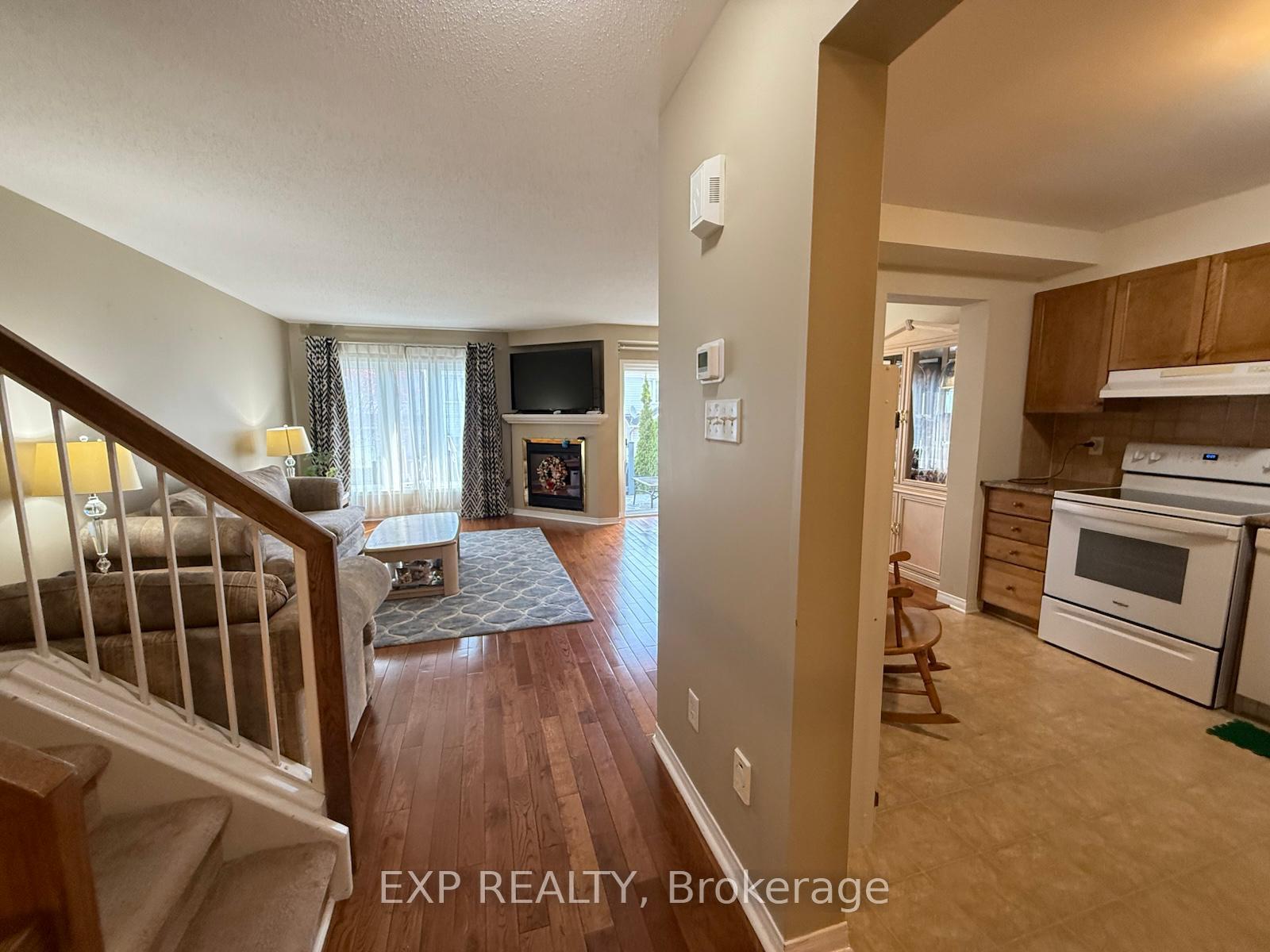Photo 5 of 428 Breckenridge Crescent, Ottawa, Kanata - Morgan's Grant/South March — HOMEH