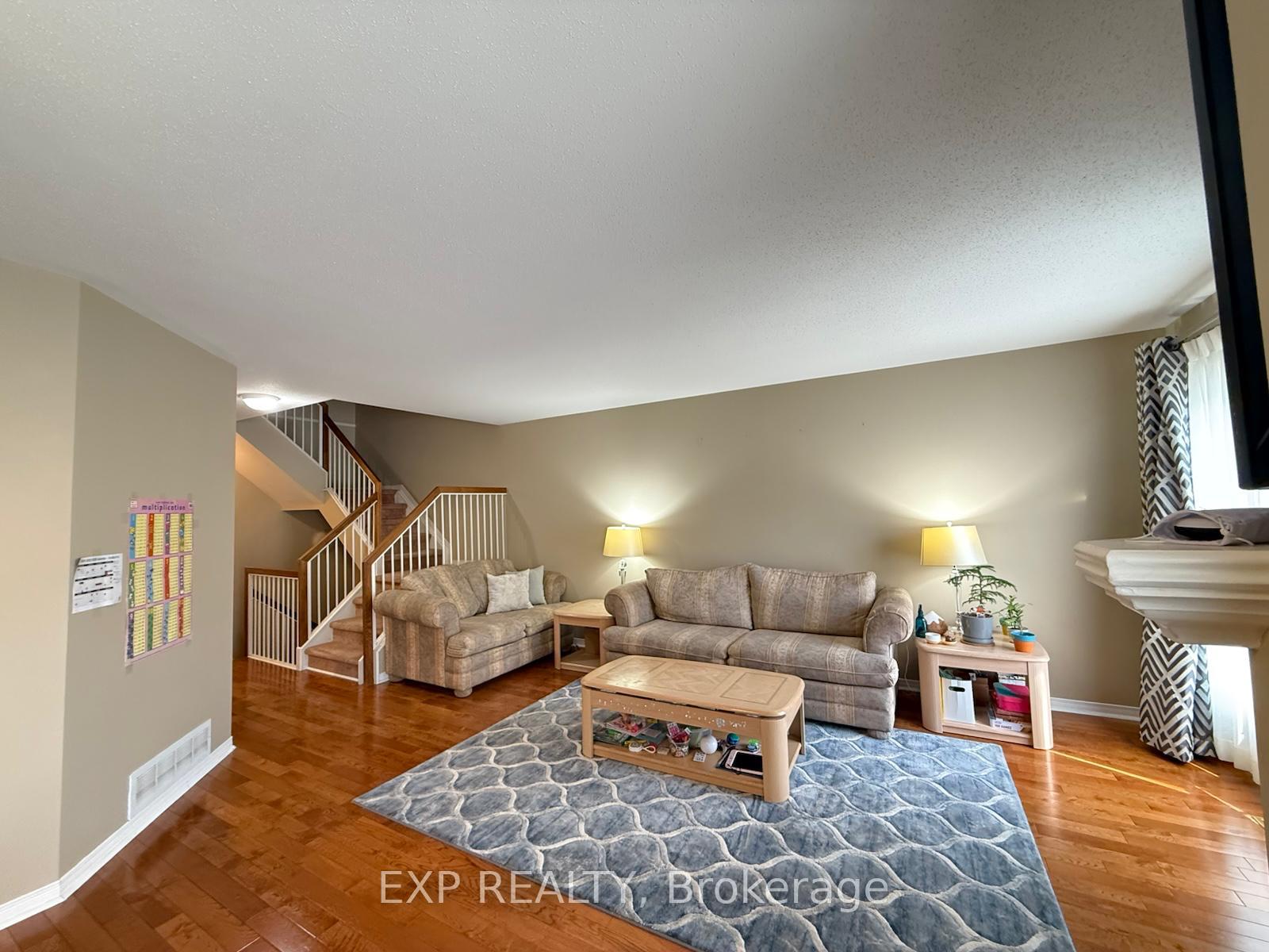 Photo 9 of 428 Breckenridge Crescent, Ottawa, Kanata - Morgan's Grant/South March — HOMEH