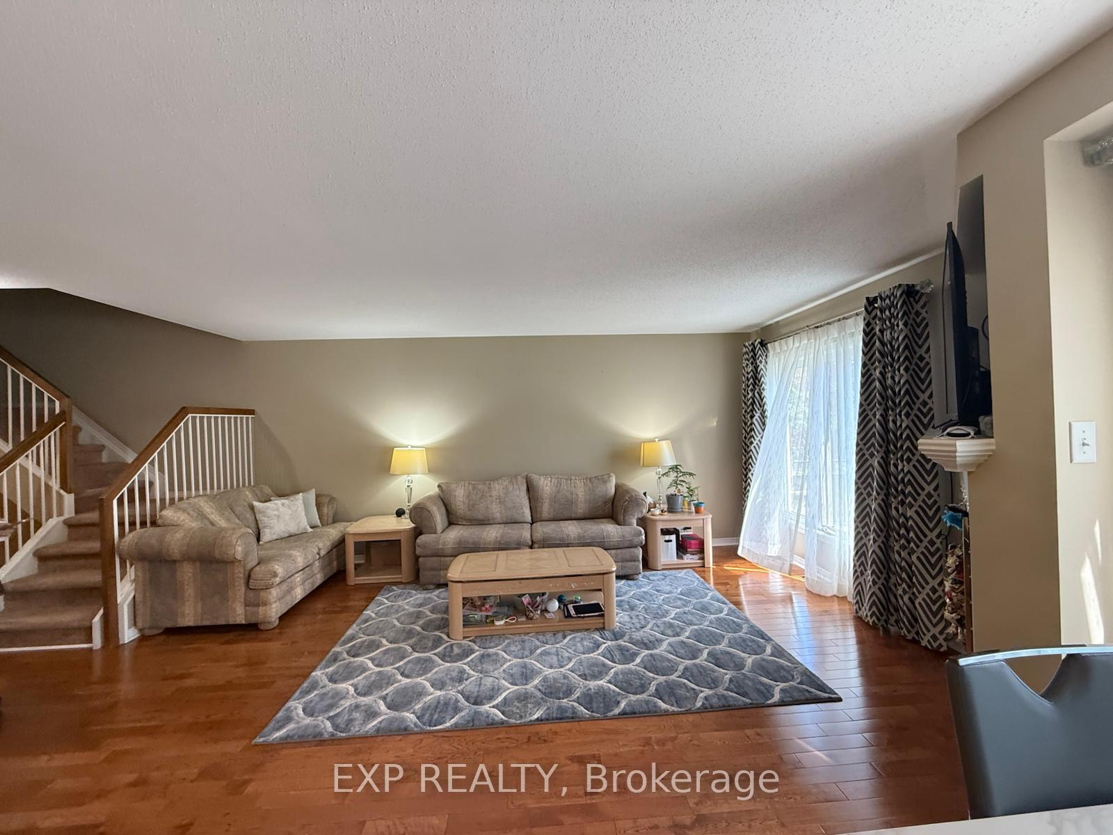 Photo 10 of 428 Breckenridge Crescent, Ottawa, Kanata - Morgan's Grant/South March — HOMEH