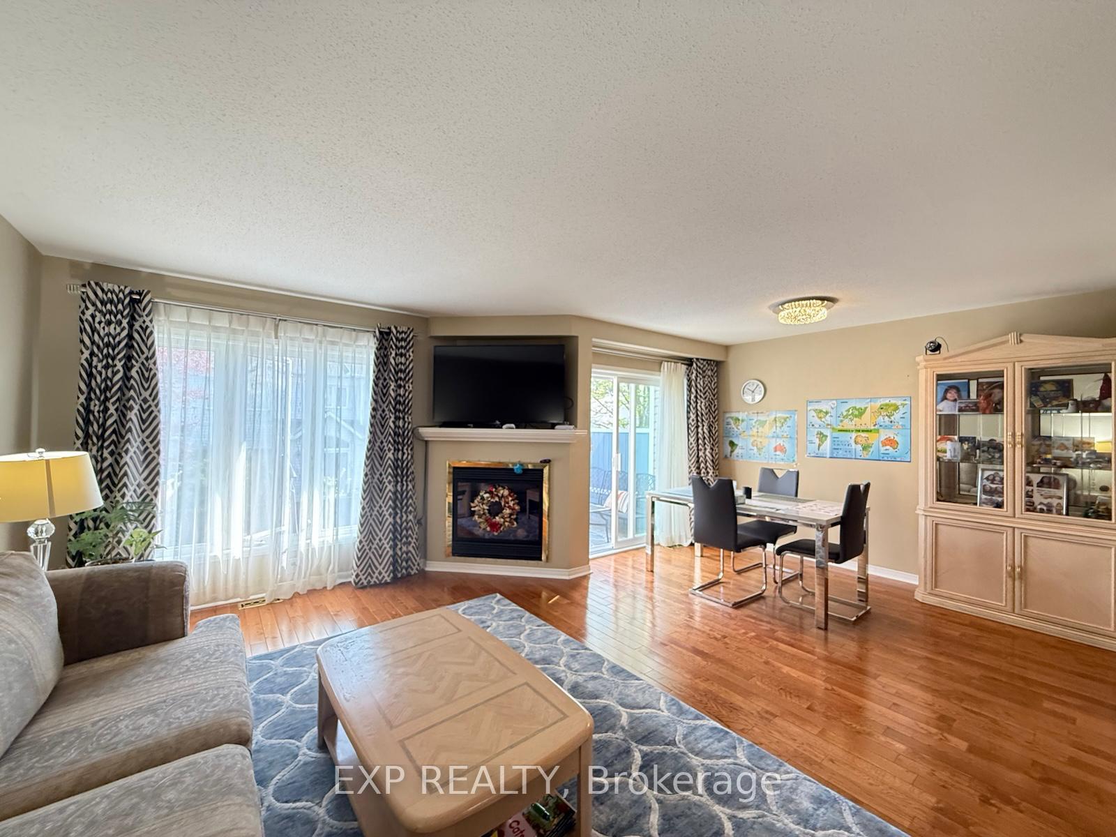 Photo 12 of 428 Breckenridge Crescent, Ottawa, Kanata - Morgan's Grant/South March — HOMEH