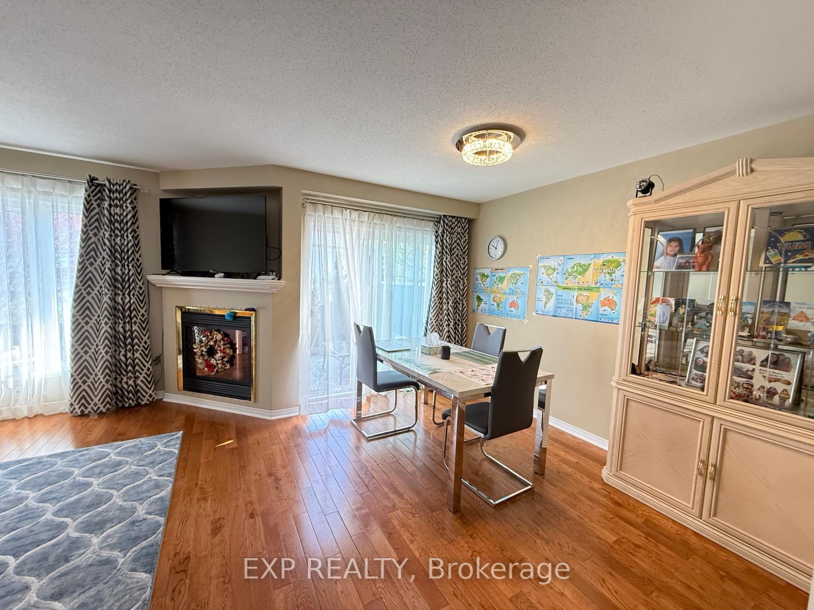 Photo 15 of 428 Breckenridge Crescent, Ottawa, Kanata - Morgan's Grant/South March — HOMEH