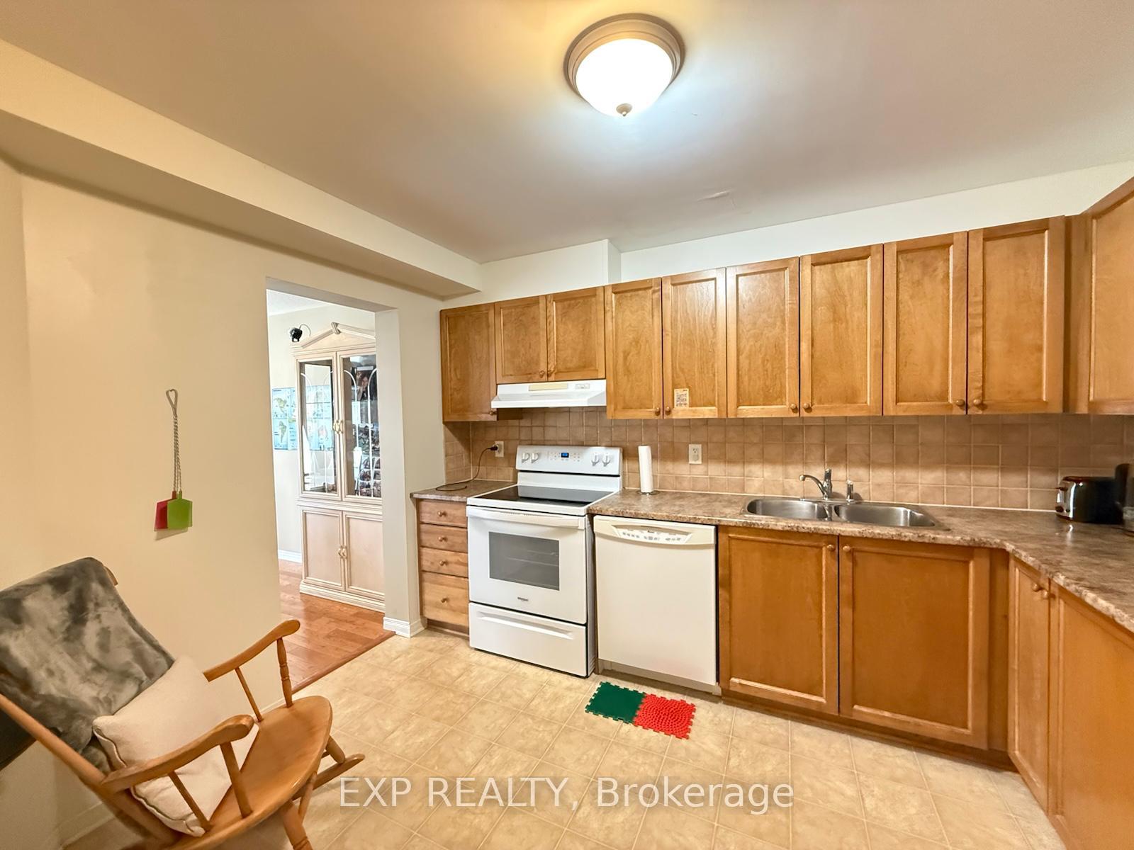 Photo 17 of 428 Breckenridge Crescent, Ottawa, Kanata - Morgan's Grant/South March — HOMEH