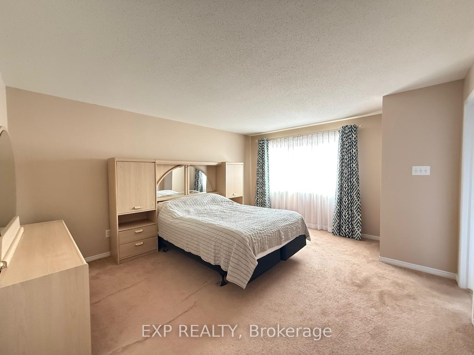 Photo 22 of 428 Breckenridge Crescent, Ottawa, Kanata - Morgan's Grant/South March — HOMEH