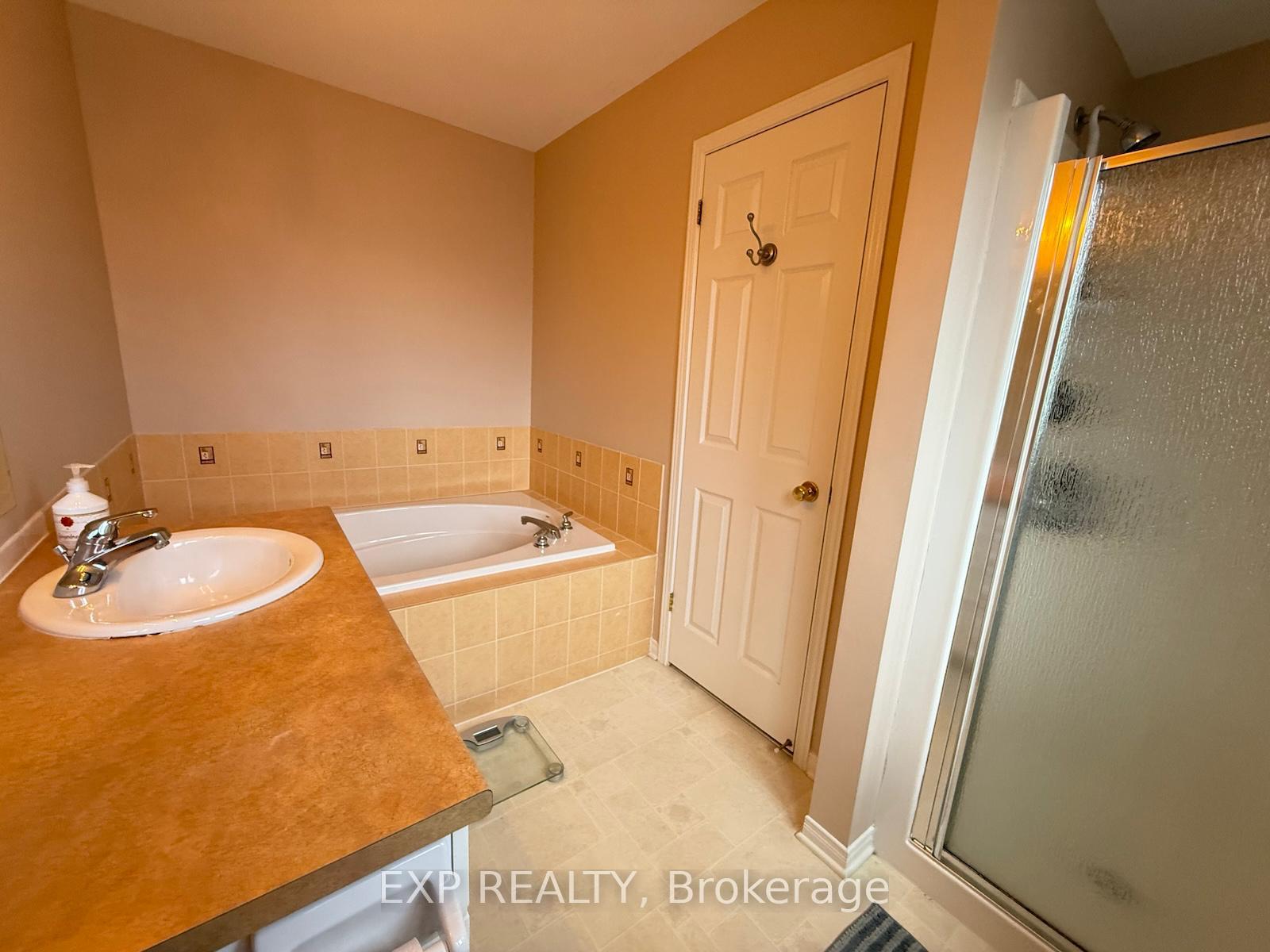 Photo 28 of 428 Breckenridge Crescent, Ottawa, Kanata - Morgan's Grant/South March — HOMEH