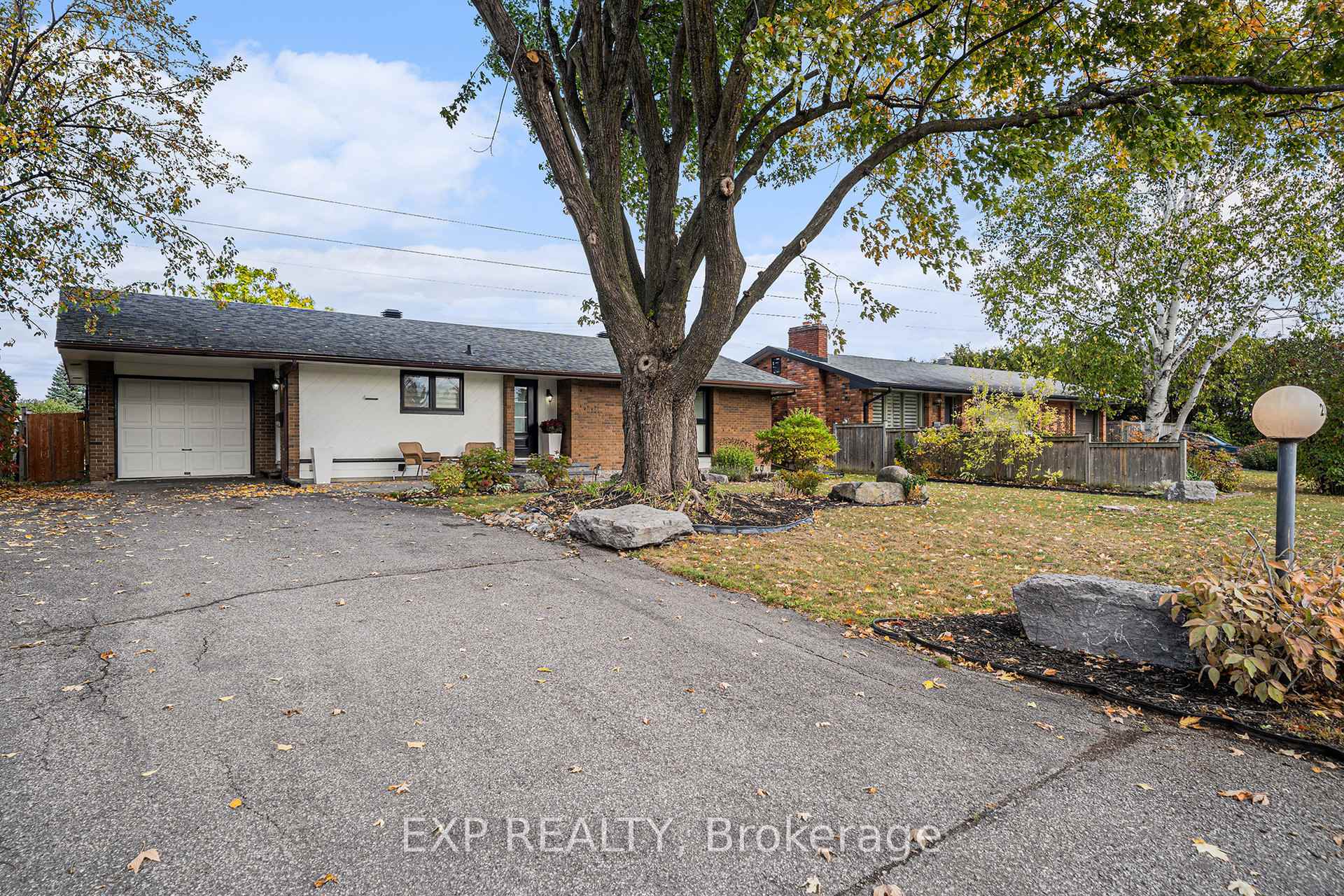 Photo 3 of 203 Penfield Drive, Ottawa, Kanata - Beaverbrook — HOMEH