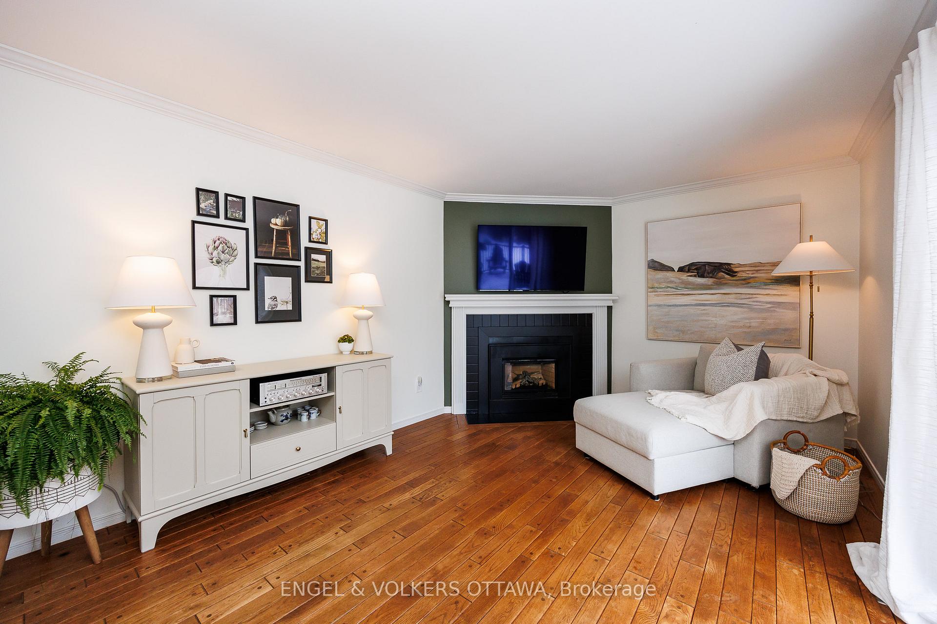 Photo 14 of 1516 Blue Rock Avenue, Ottawa, Kars — HOMEH