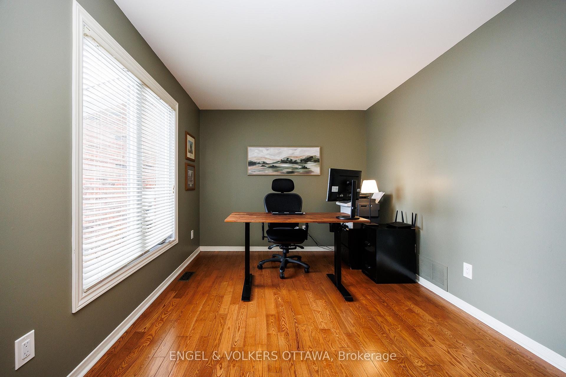 Photo 17 of 1516 Blue Rock Avenue, Ottawa, Kars — HOMEH
