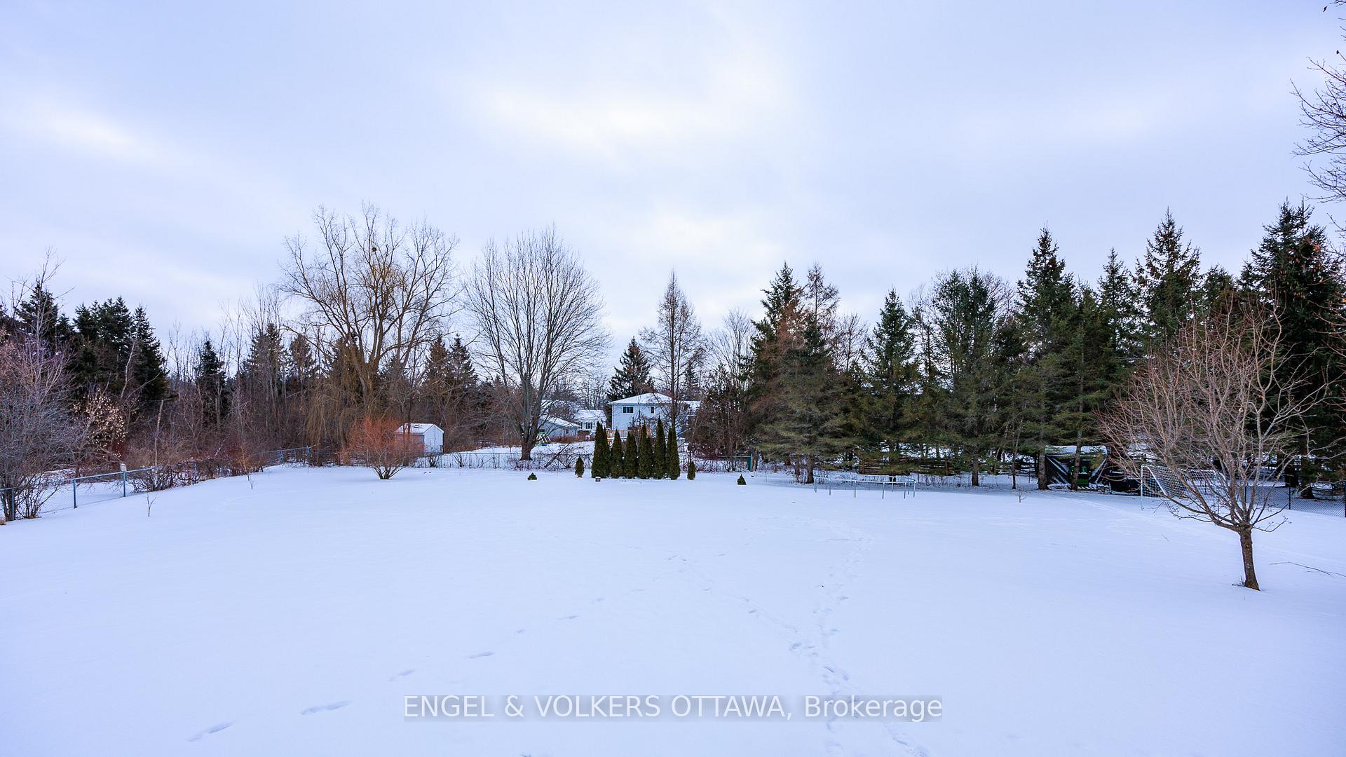 Photo 38 of 1516 Blue Rock Avenue, Ottawa, Kars — HOMEH
