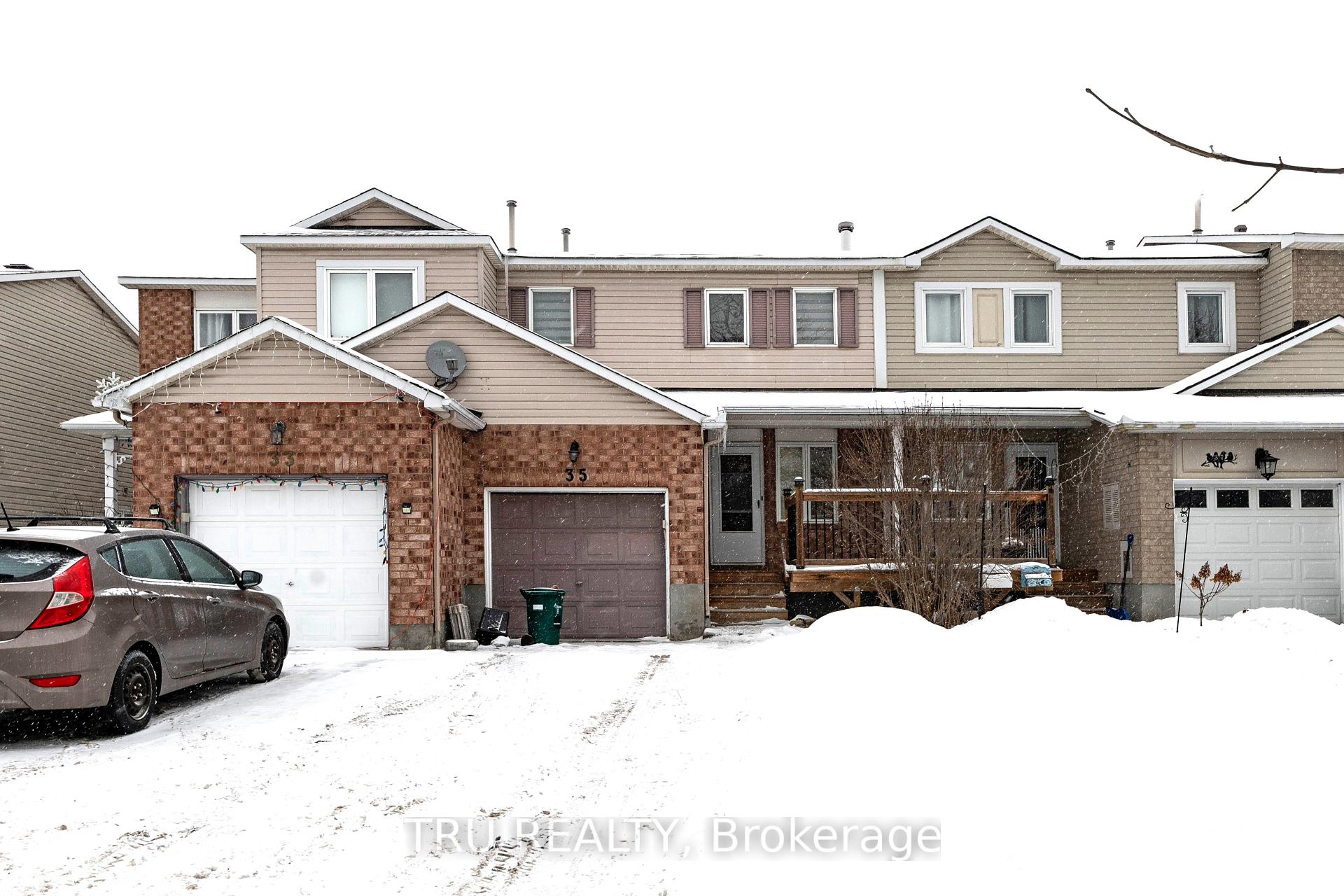 Photo 2 of 35 Helmsdale Drive, Ottawa, Kanata - Morgan's Grant/South March — HOMEH