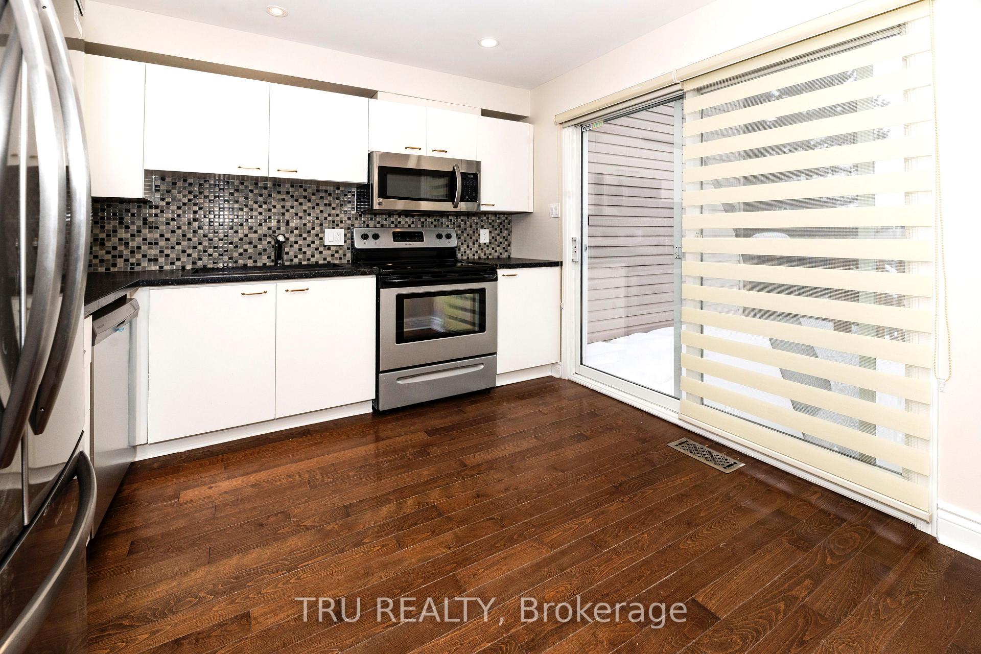 Photo 11 of 35 Helmsdale Drive, Ottawa, Kanata - Morgan's Grant/South March — HOMEH