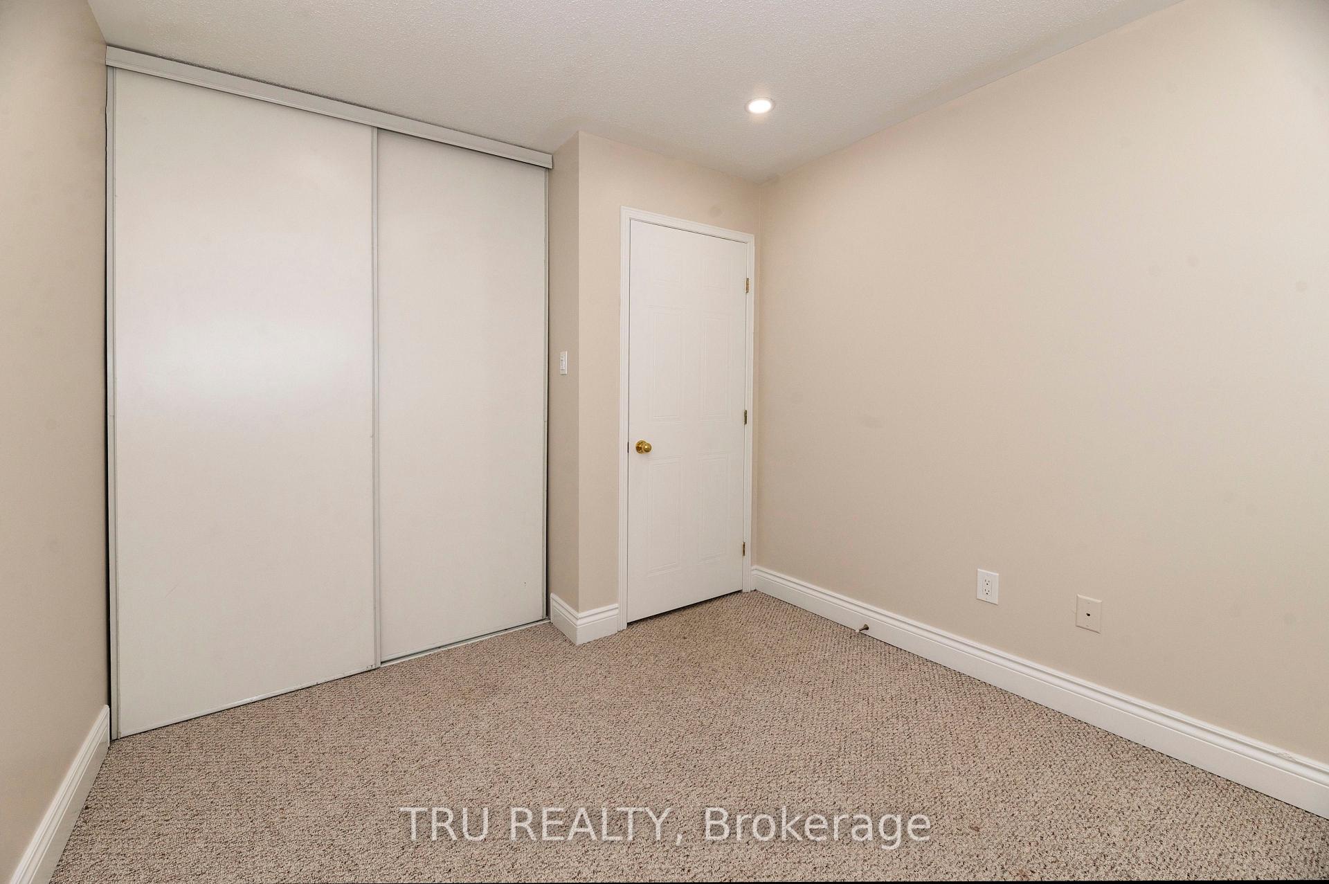 Photo 23 of 35 Helmsdale Drive, Ottawa, Kanata - Morgan's Grant/South March — HOMEH