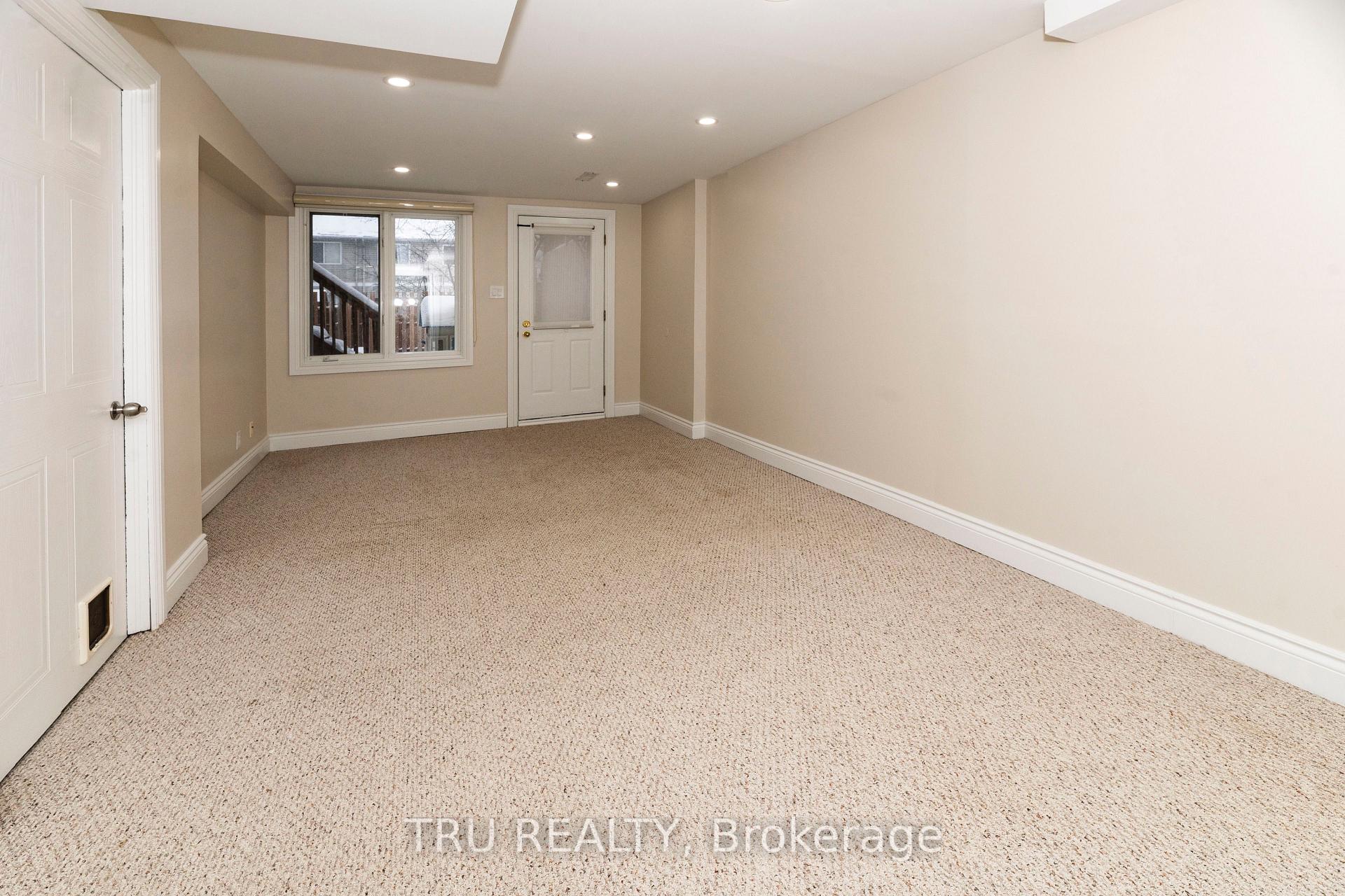 Photo 27 of 35 Helmsdale Drive, Ottawa, Kanata - Morgan's Grant/South March — HOMEH