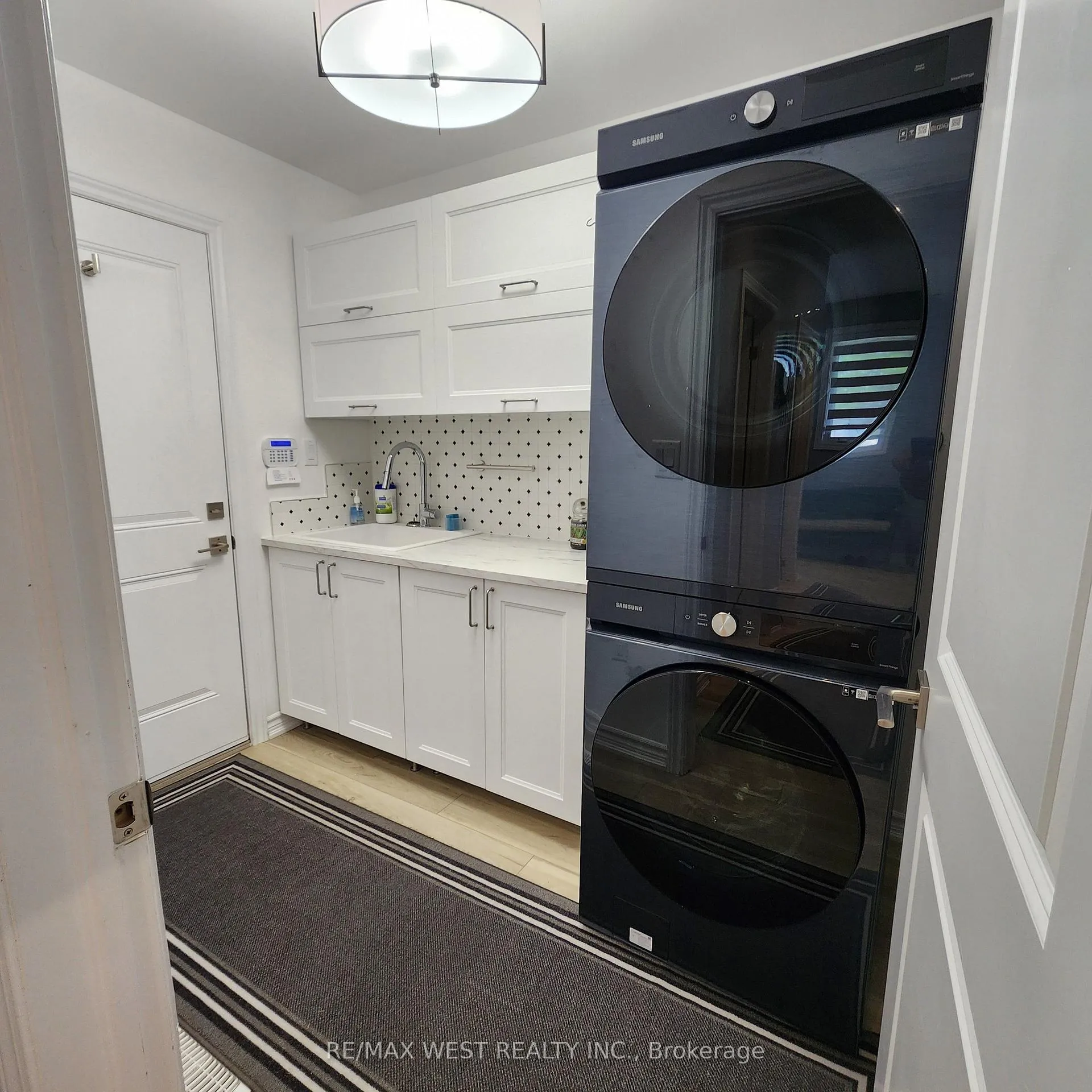Photo 58 of 55 Welch Lane, Hamilton, Mountview — HOMEH