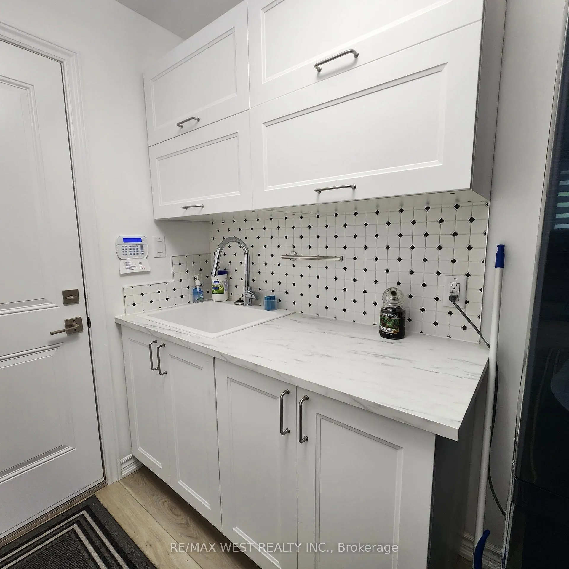 Photo 60 of 55 Welch Lane, Hamilton, Mountview — HOMEH