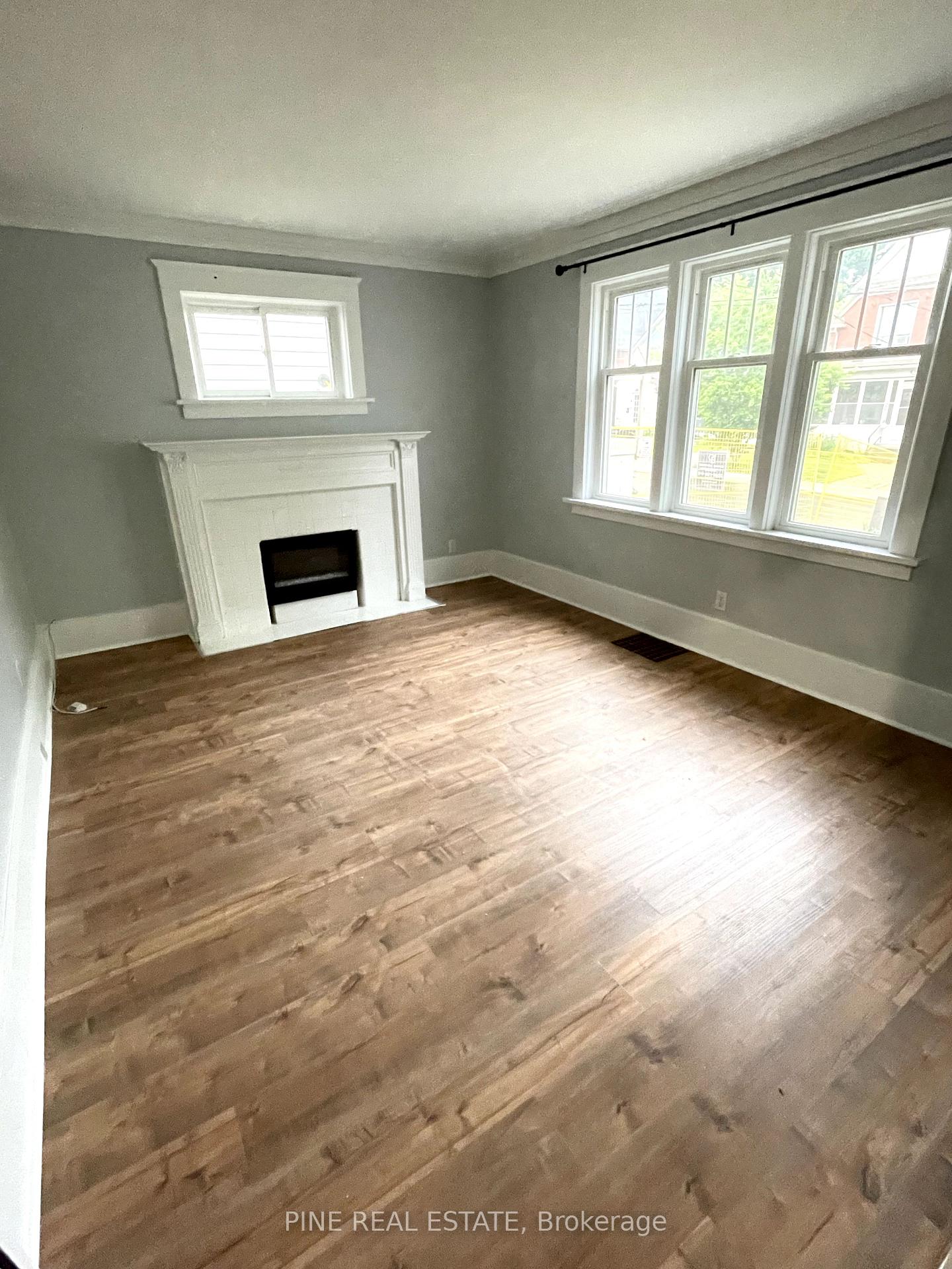 Photo 7 of Unit Main, 15 Peter Street, Kitchener — HOMEH