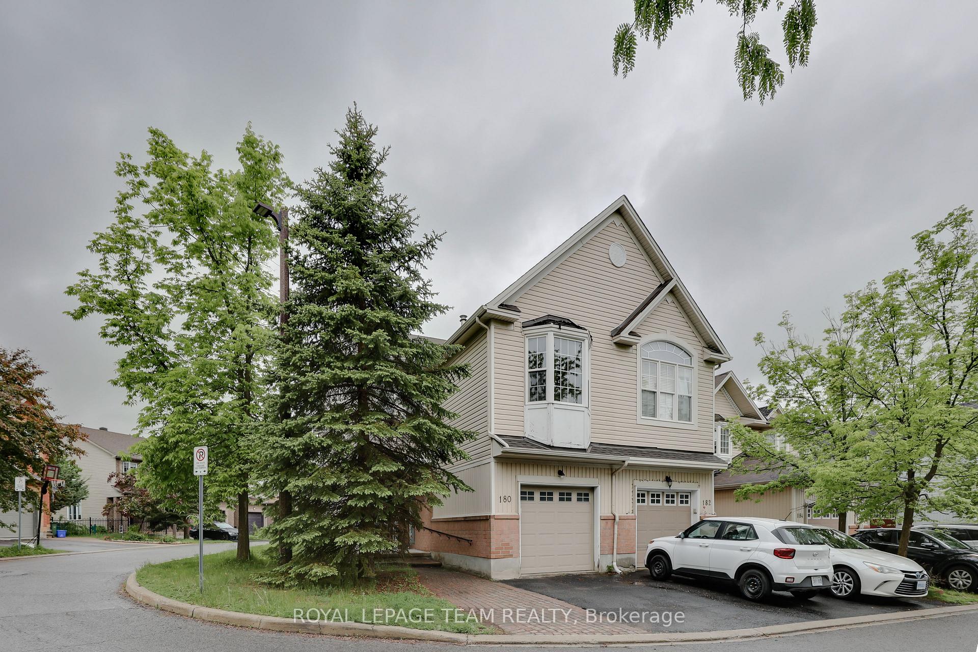 Photo 2 of 180 Kinross Private, Ottawa, Kanata - Morgan's Grant/South March — HOMEH