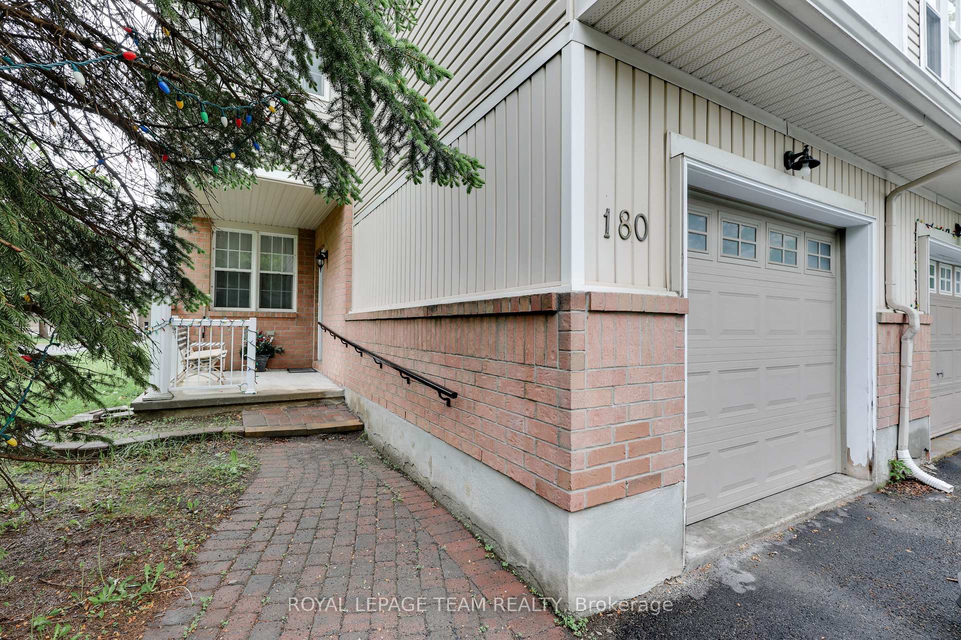 Photo 3 of 180 Kinross Private, Ottawa, Kanata - Morgan's Grant/South March — HOMEH