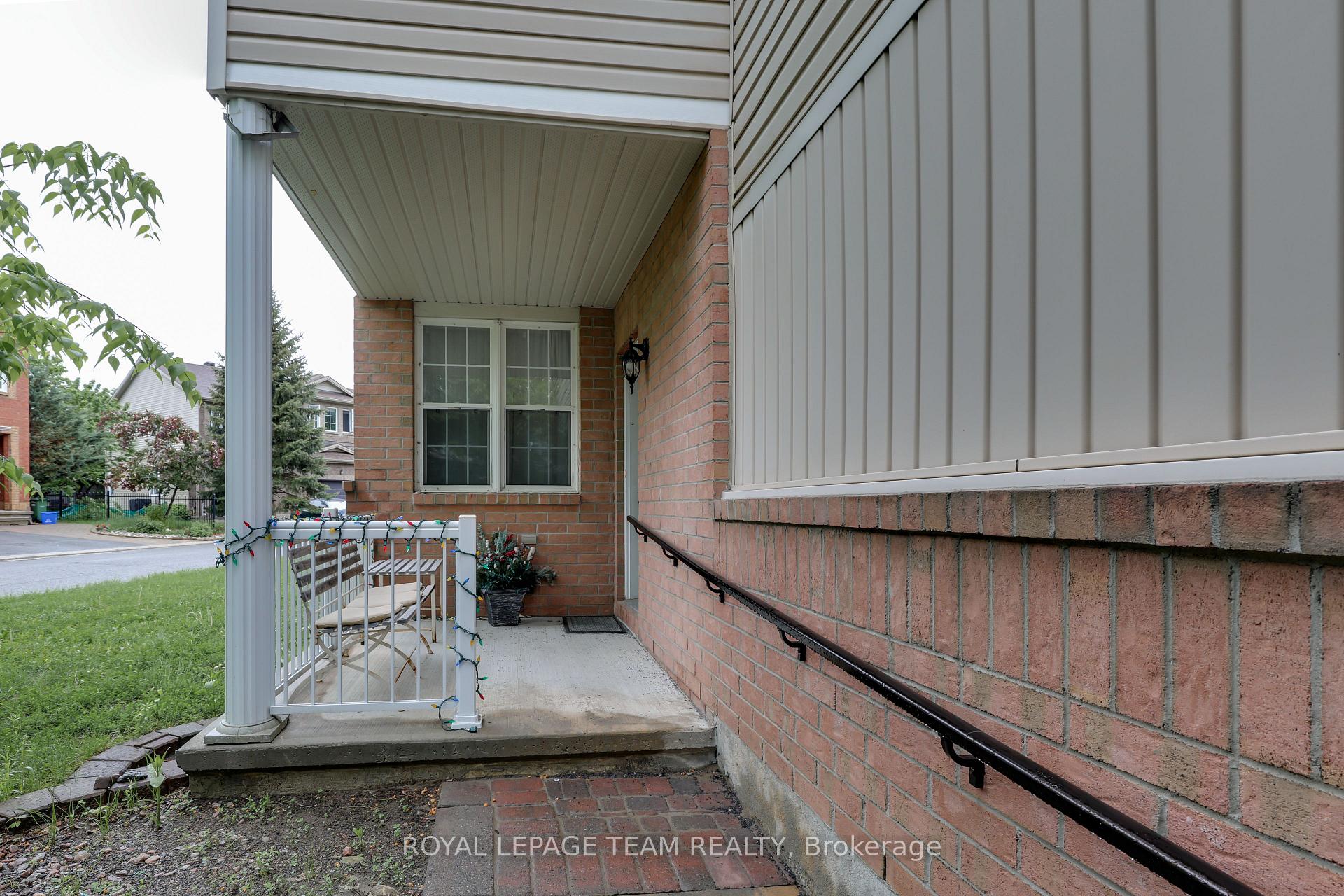 Photo 4 of 180 Kinross Private, Ottawa, Kanata - Morgan's Grant/South March — HOMEH