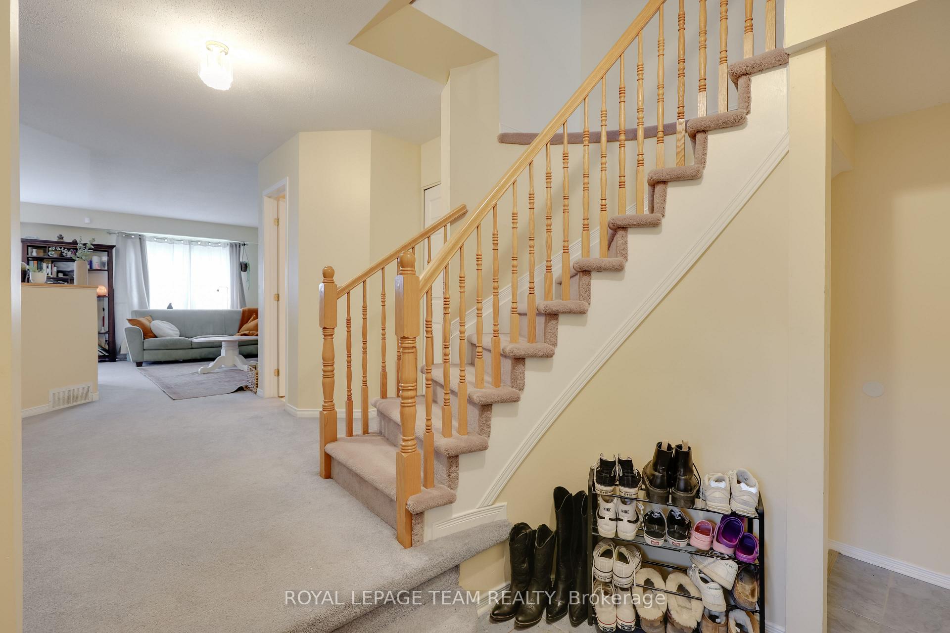 Photo 7 of 180 Kinross Private, Ottawa, Kanata - Morgan's Grant/South March — HOMEH