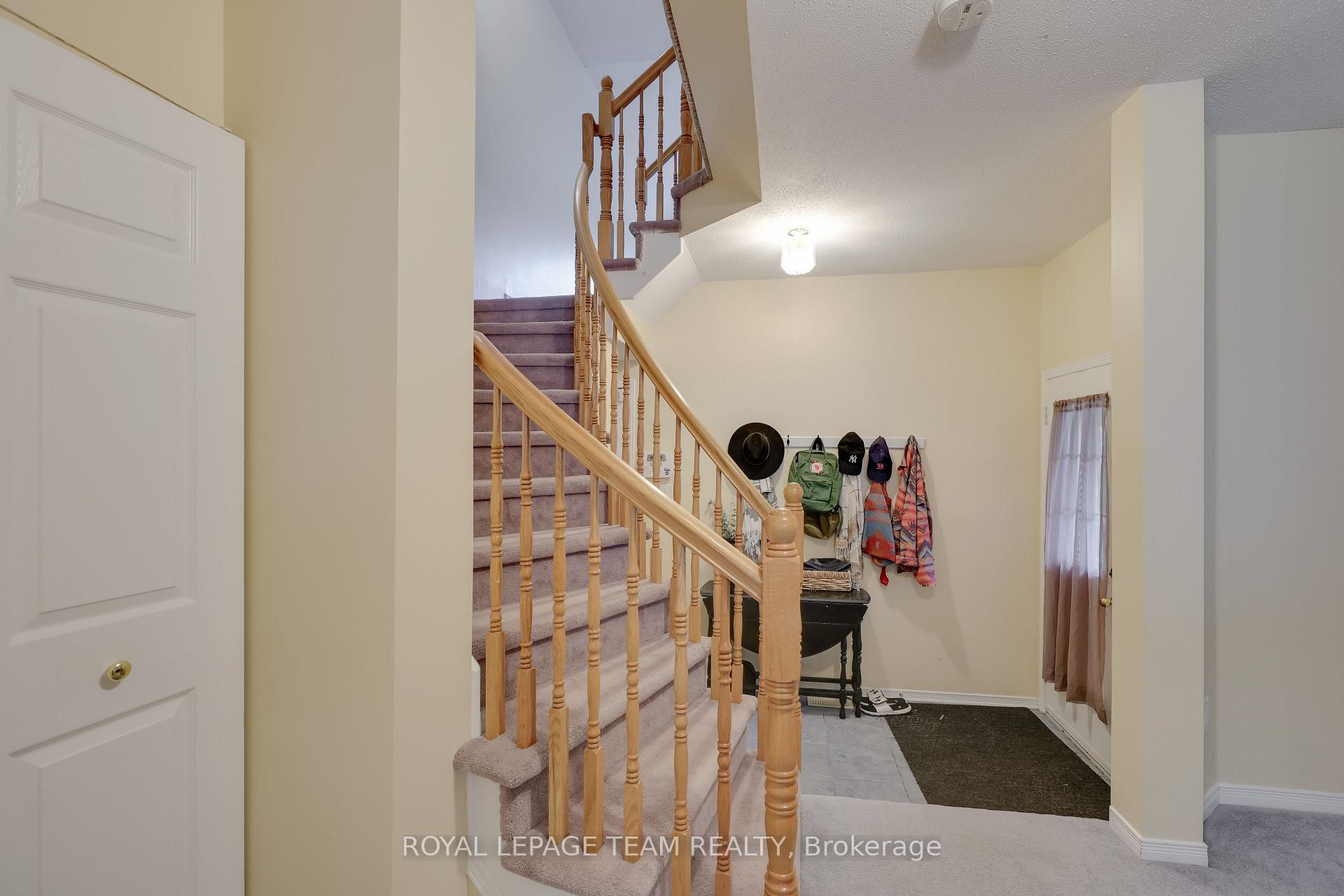 Photo 10 of 180 Kinross Private, Ottawa, Kanata - Morgan's Grant/South March — HOMEH