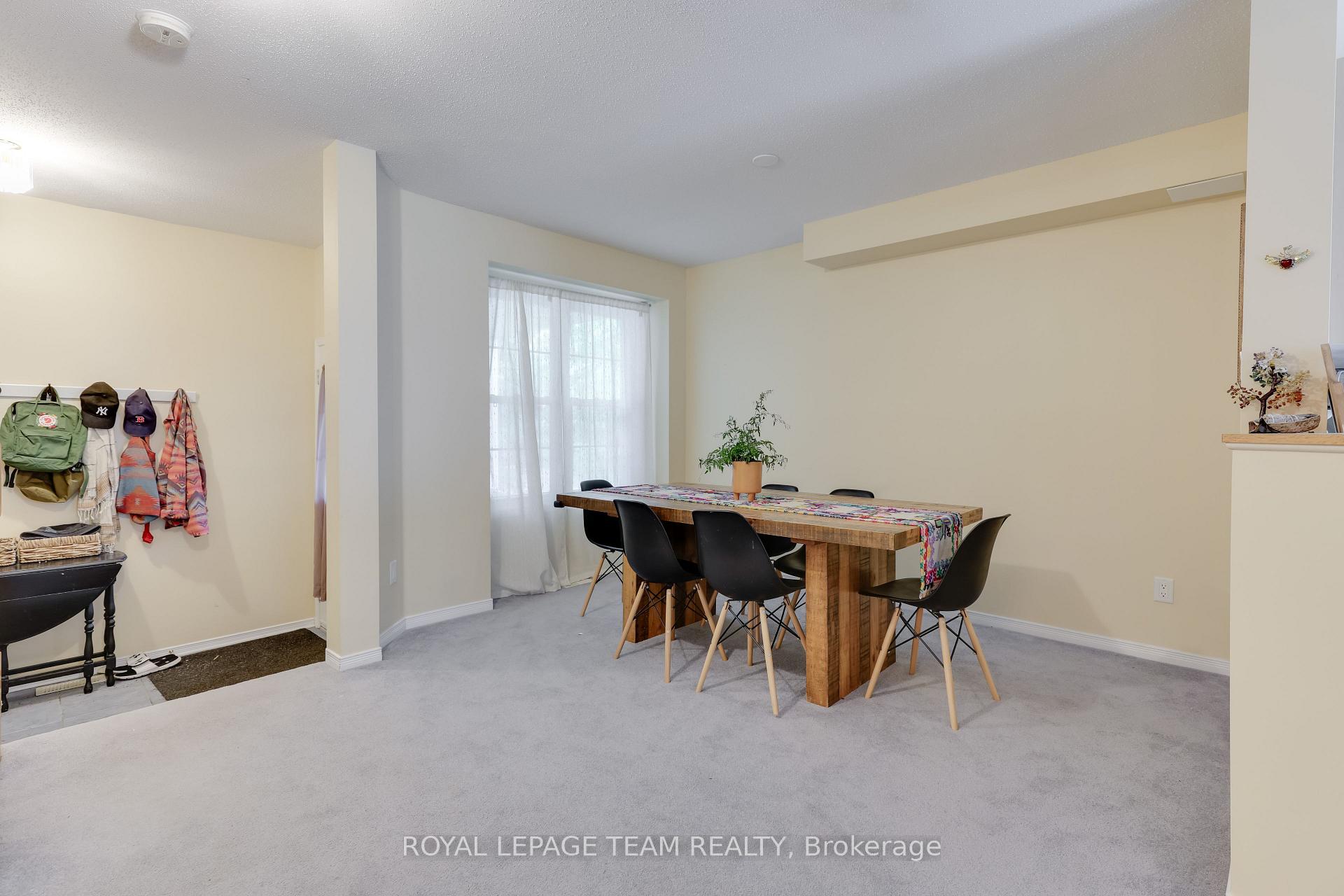 Photo 12 of 180 Kinross Private, Ottawa, Kanata - Morgan's Grant/South March — HOMEH