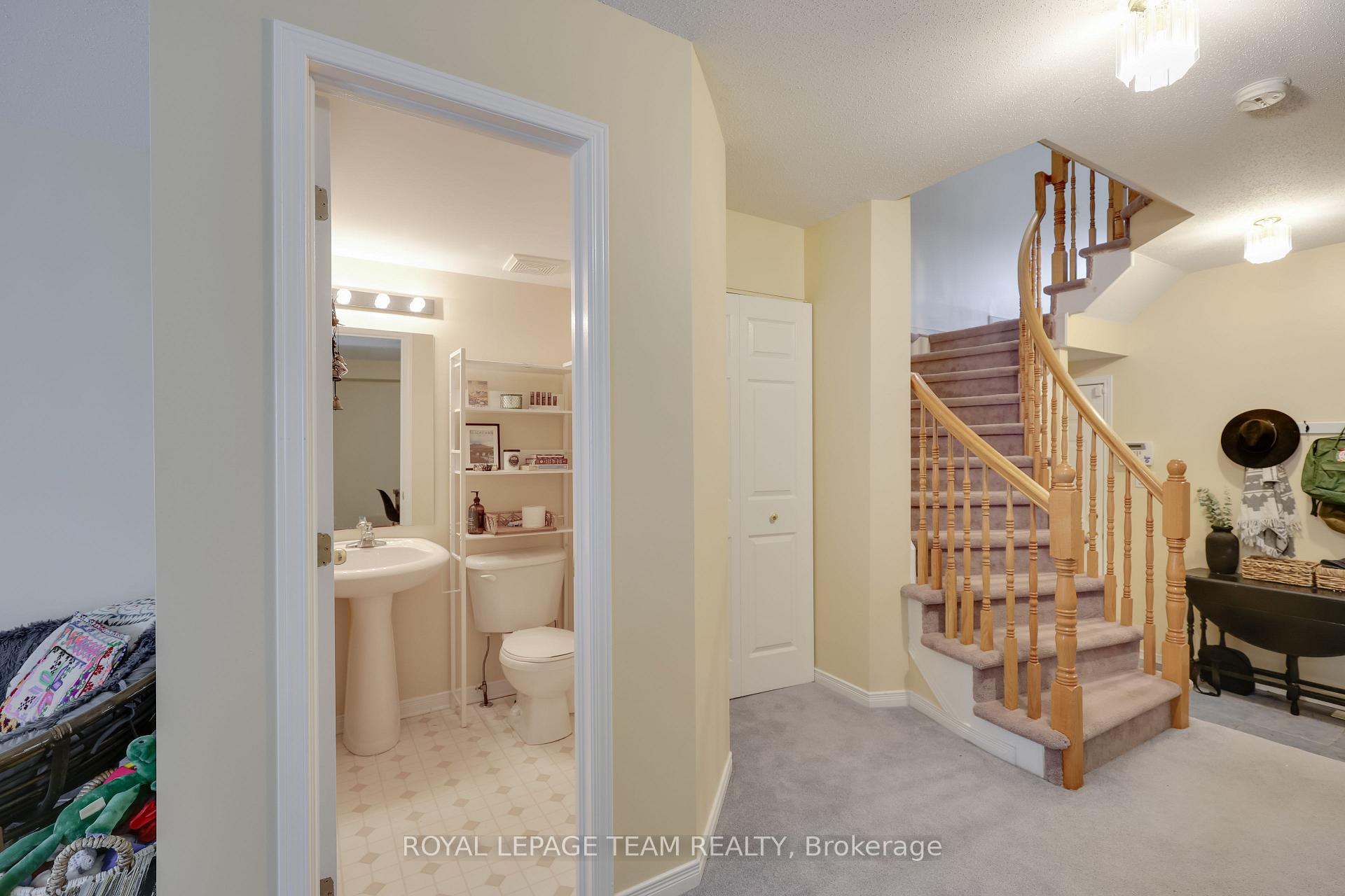 Photo 15 of 180 Kinross Private, Ottawa, Kanata - Morgan's Grant/South March — HOMEH