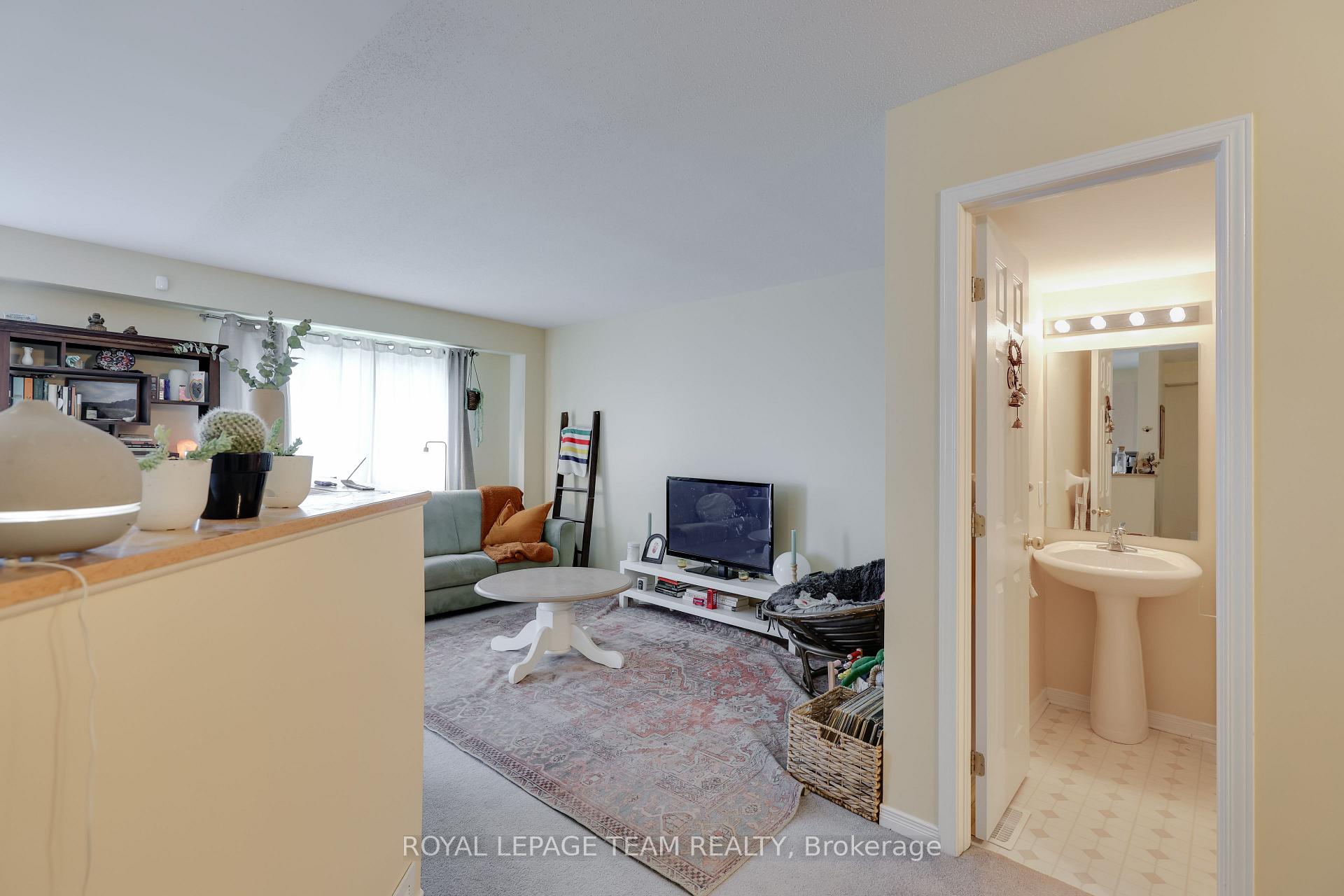 Photo 16 of 180 Kinross Private, Ottawa, Kanata - Morgan's Grant/South March — HOMEH