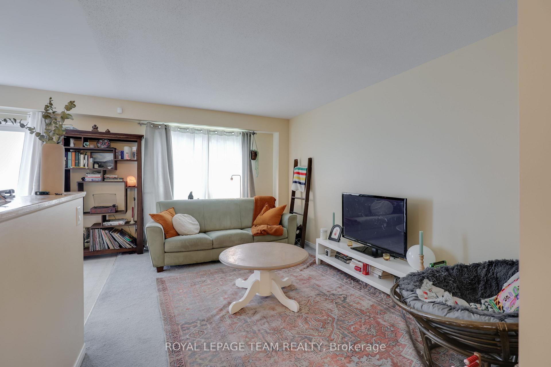 Photo 17 of 180 Kinross Private, Ottawa, Kanata - Morgan's Grant/South March — HOMEH