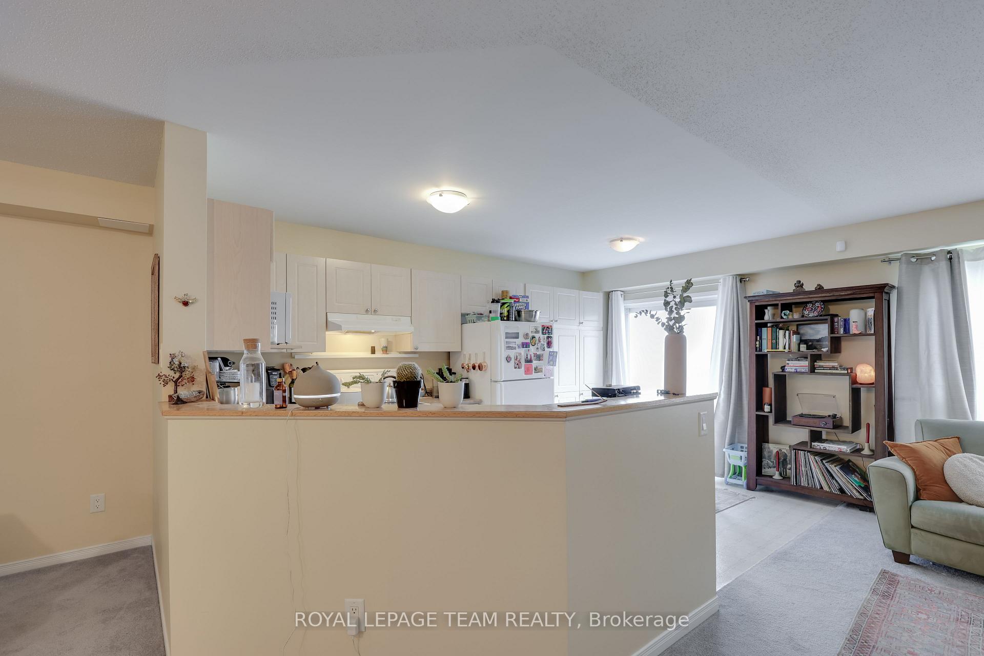 Photo 18 of 180 Kinross Private, Ottawa, Kanata - Morgan's Grant/South March — HOMEH
