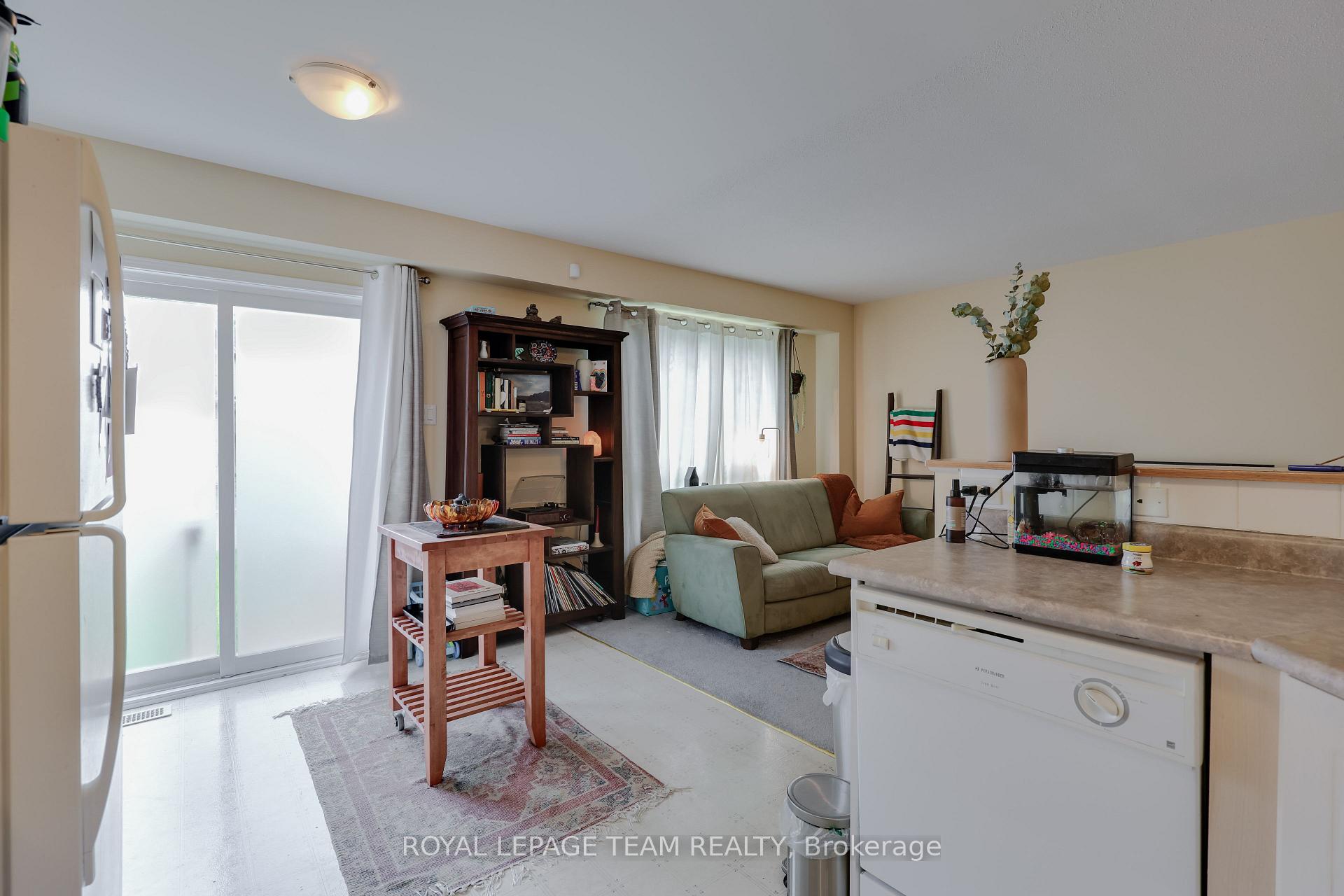 Photo 22 of 180 Kinross Private, Ottawa, Kanata - Morgan's Grant/South March — HOMEH