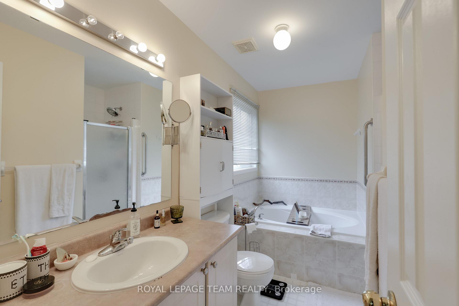 Photo 33 of 180 Kinross Private, Ottawa, Kanata - Morgan's Grant/South March — HOMEH