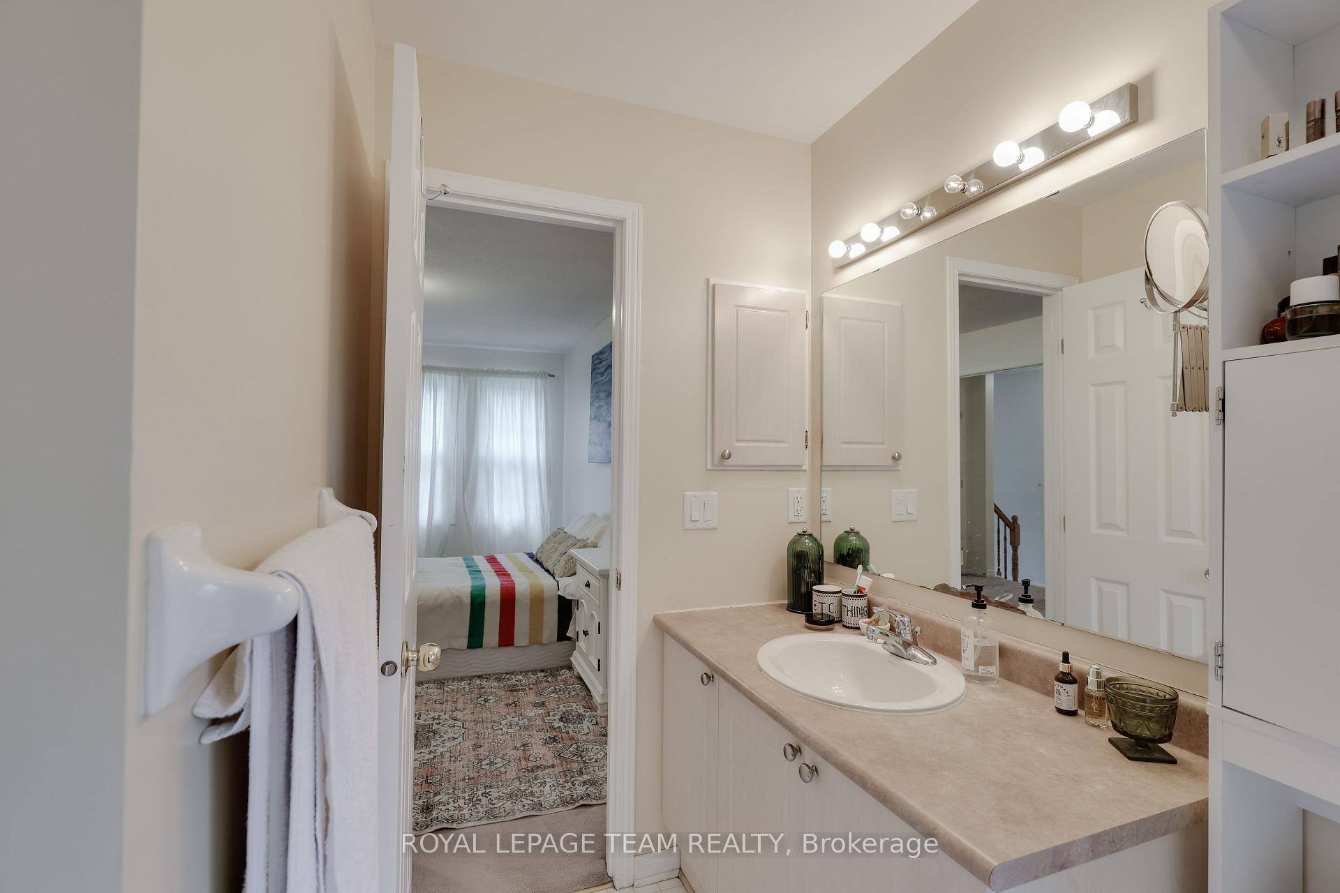 Photo 34 of 180 Kinross Private, Ottawa, Kanata - Morgan's Grant/South March — HOMEH