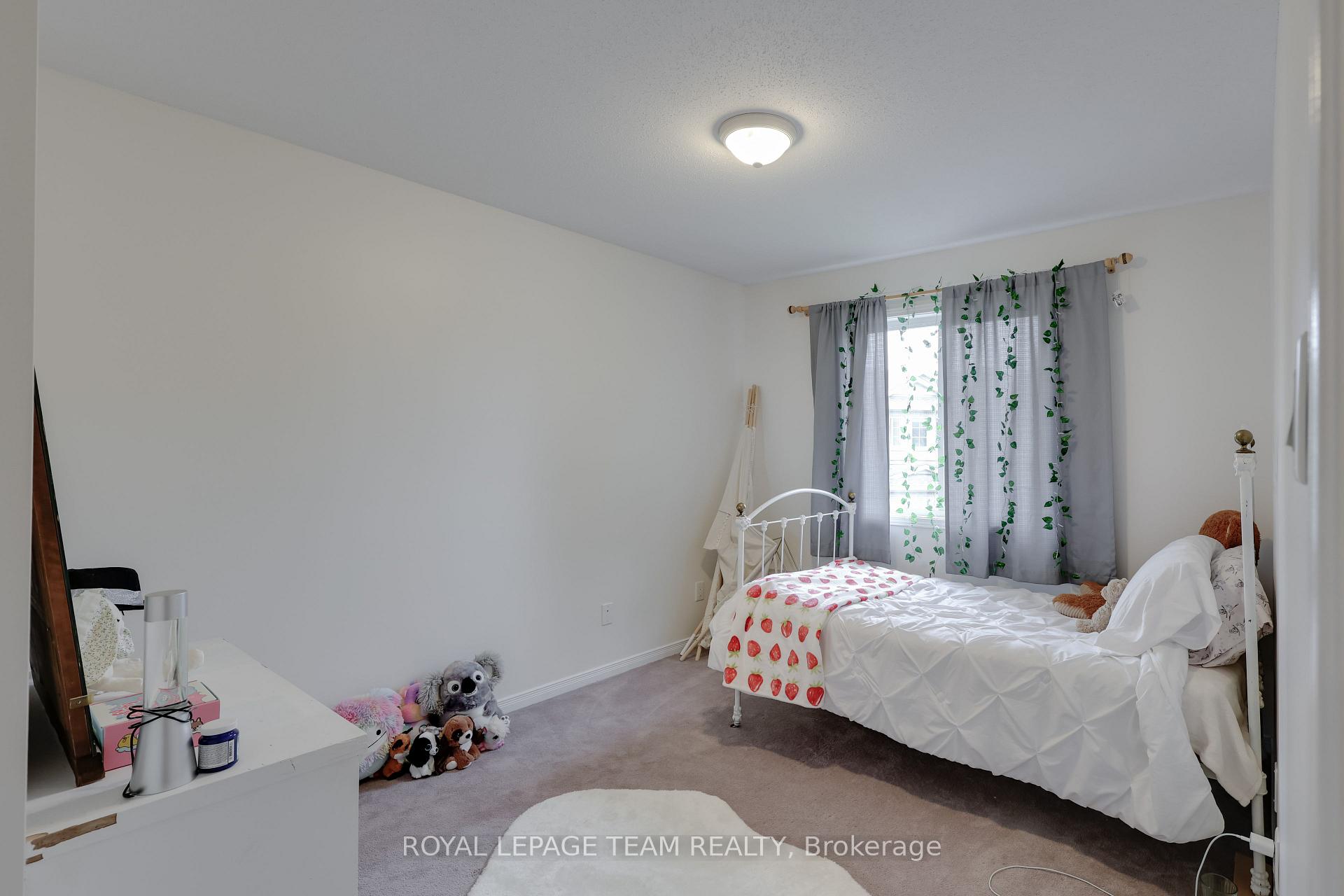 Photo 36 of 180 Kinross Private, Ottawa, Kanata - Morgan's Grant/South March — HOMEH